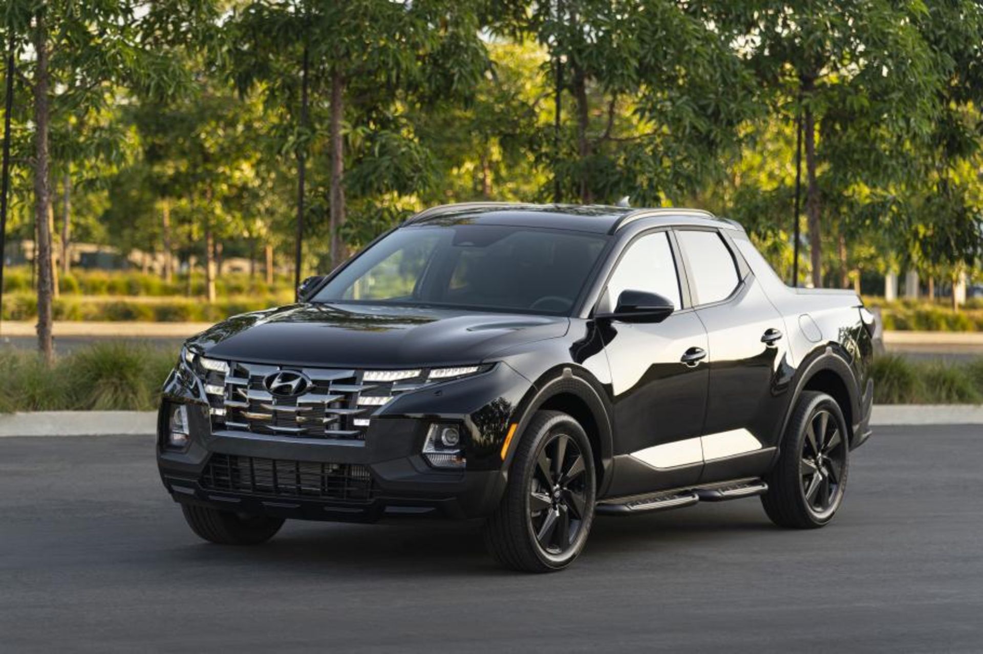 2023-hyundai-santa-cruz-night-05