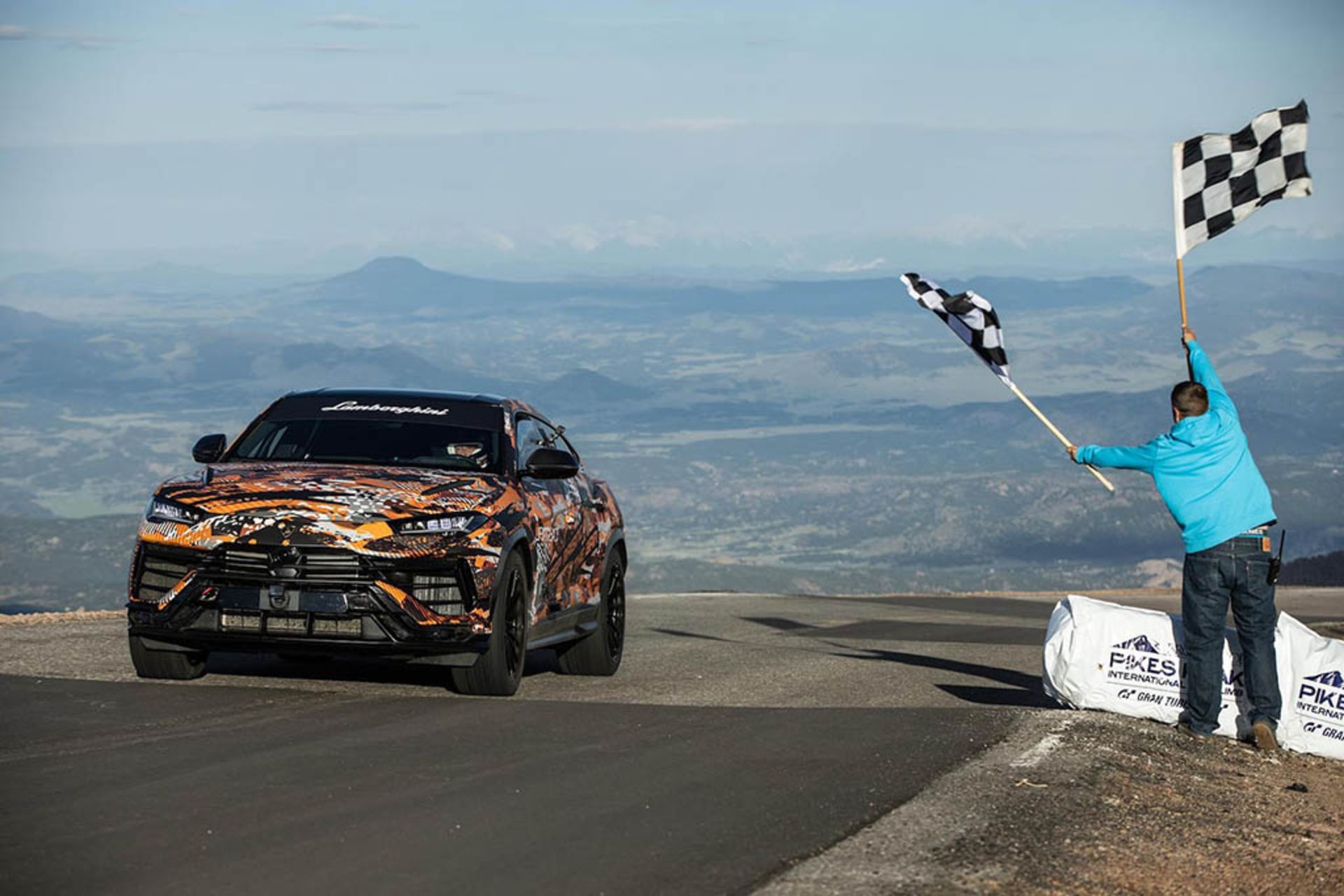 Lamborghini-Urus-Pikes-Peak-Aug-2022-00007