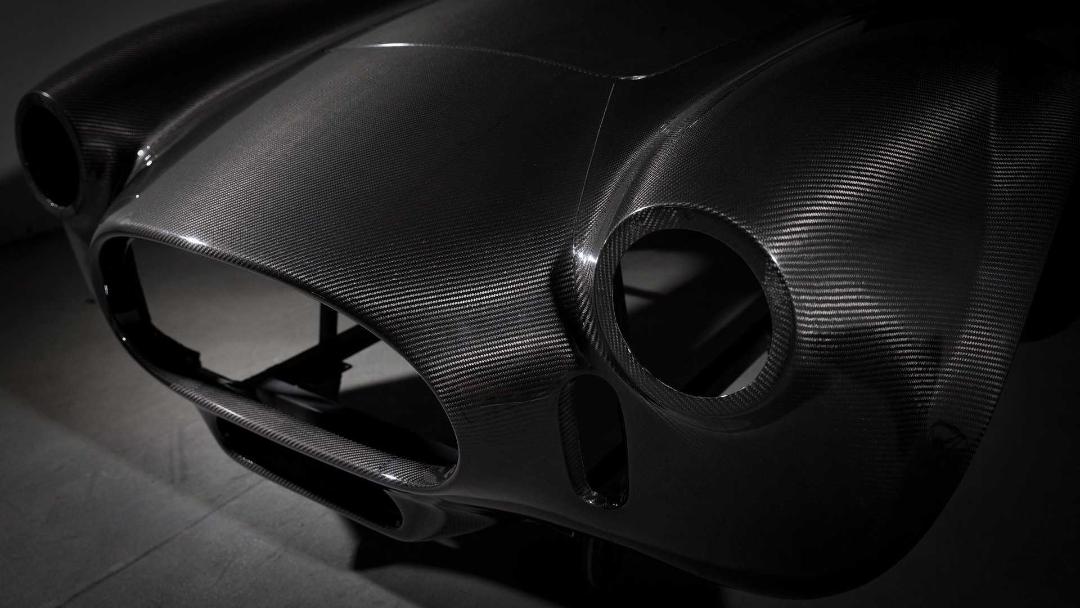 carbon-fiber-shelby-cobra-race-car