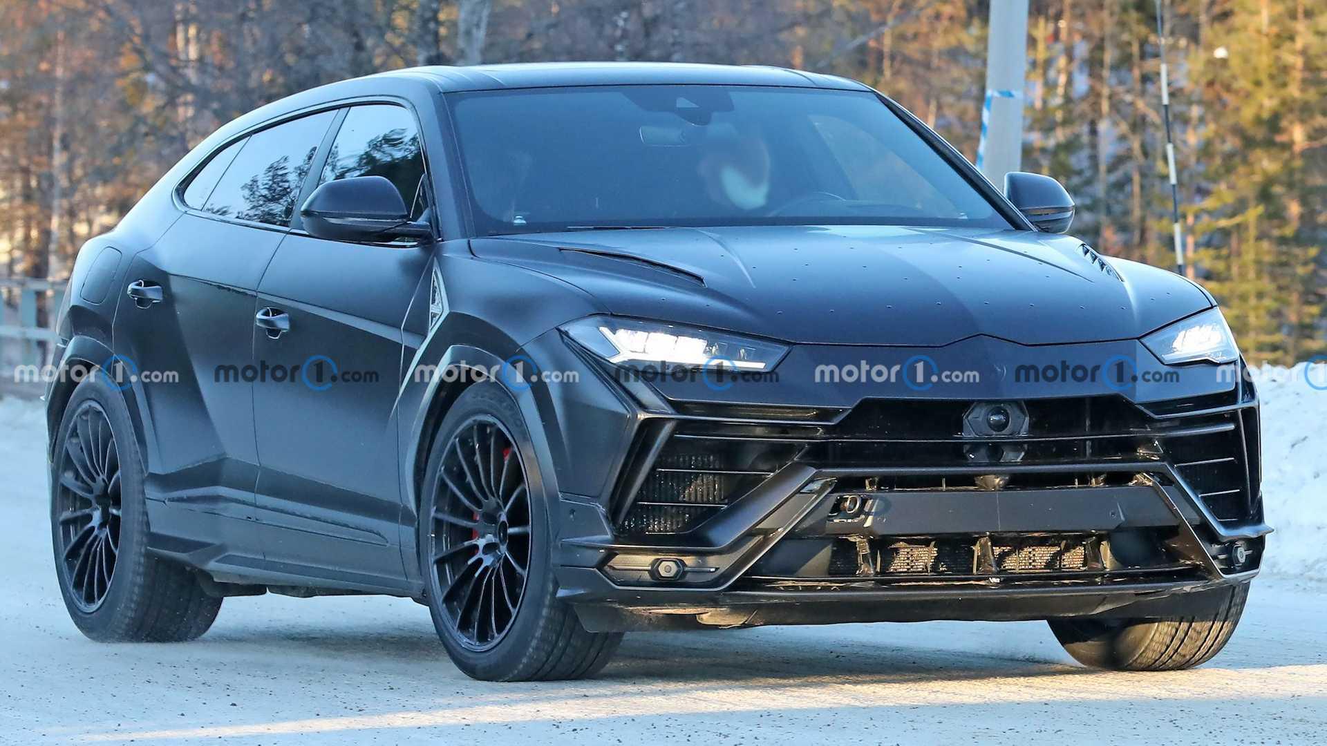 new-lamborghini-urus-spy-shots (1)