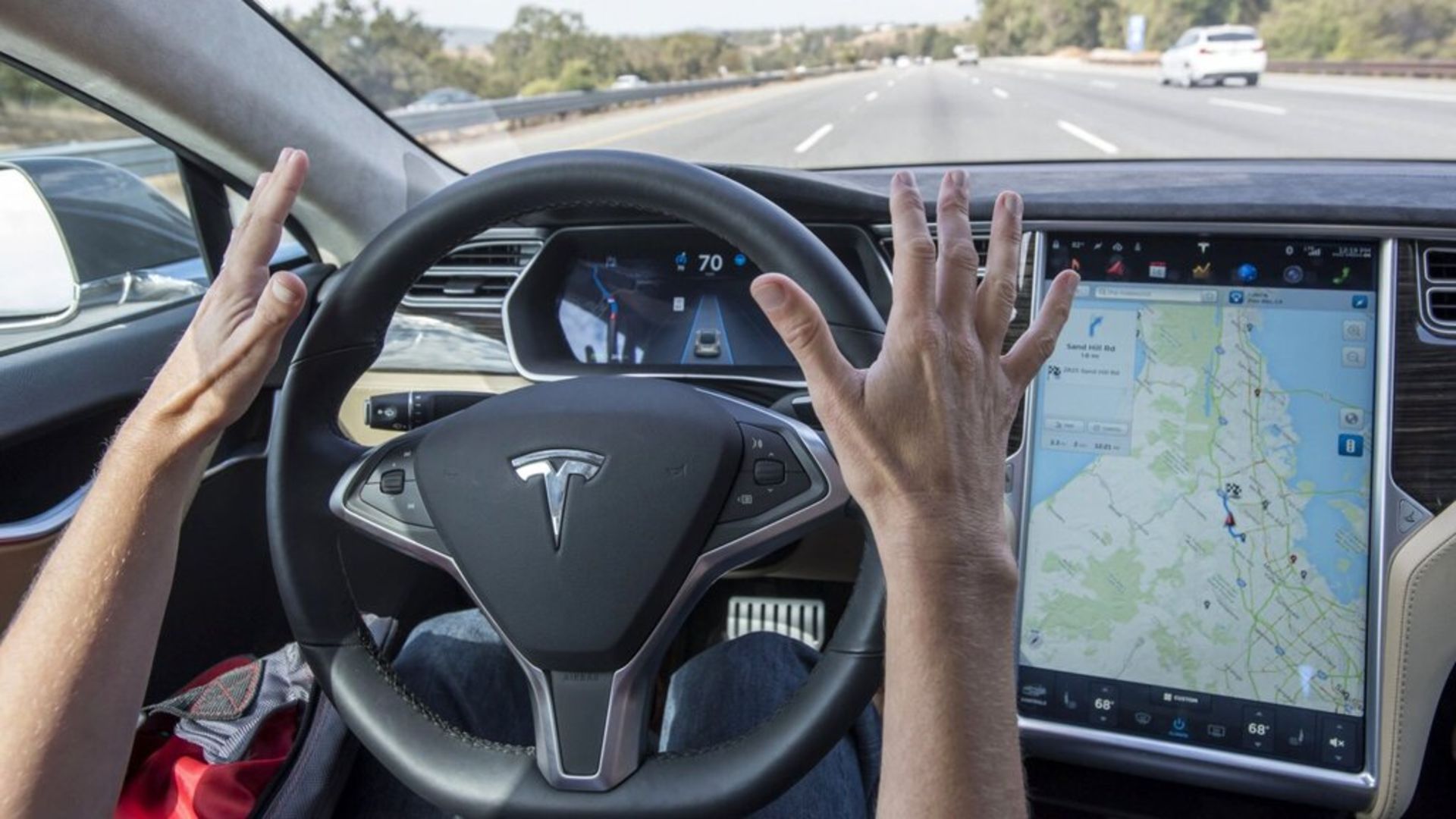 rsz_1tesla-autopilot-auto