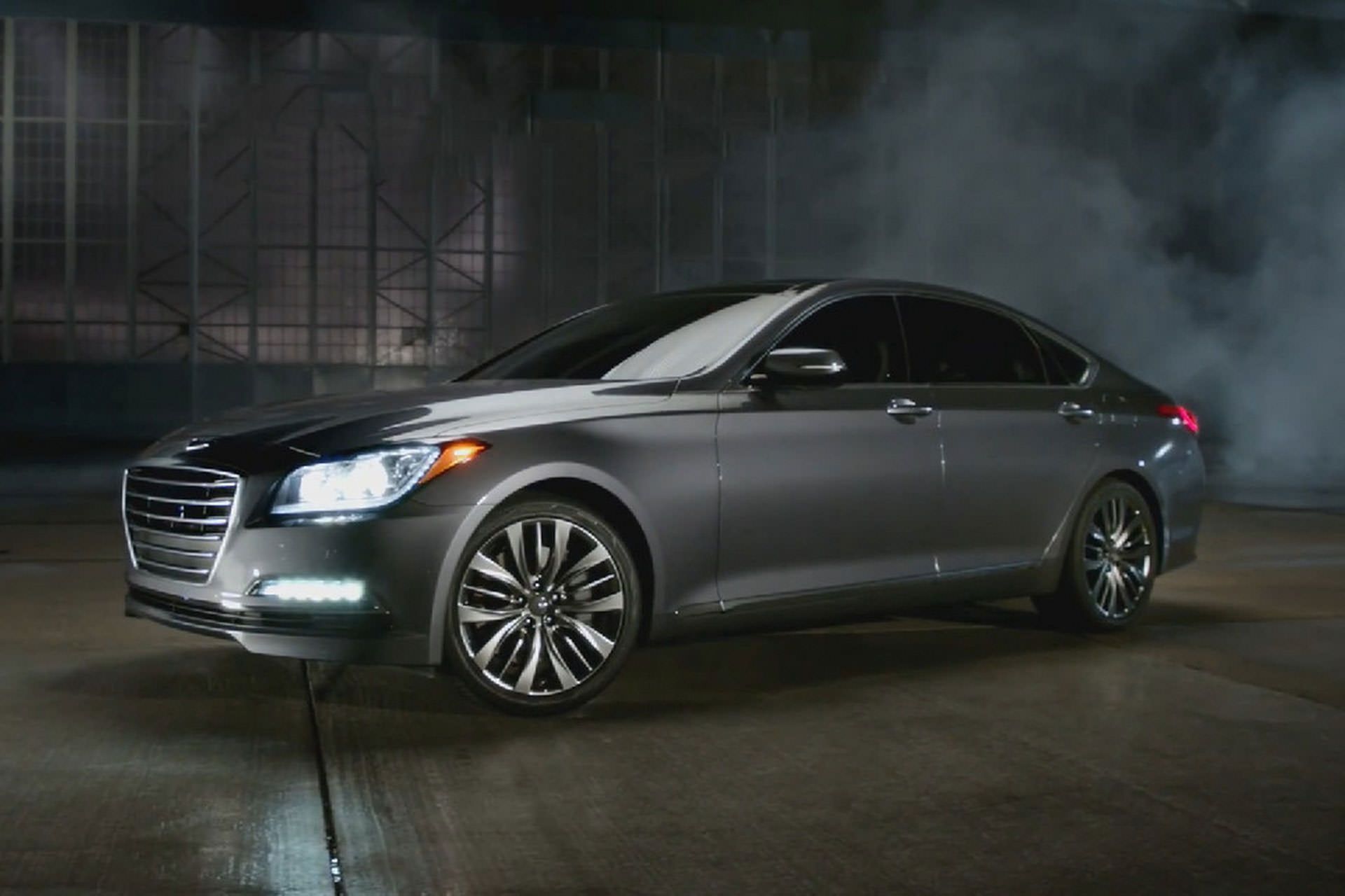 2015-Hyundai-Genesis-4