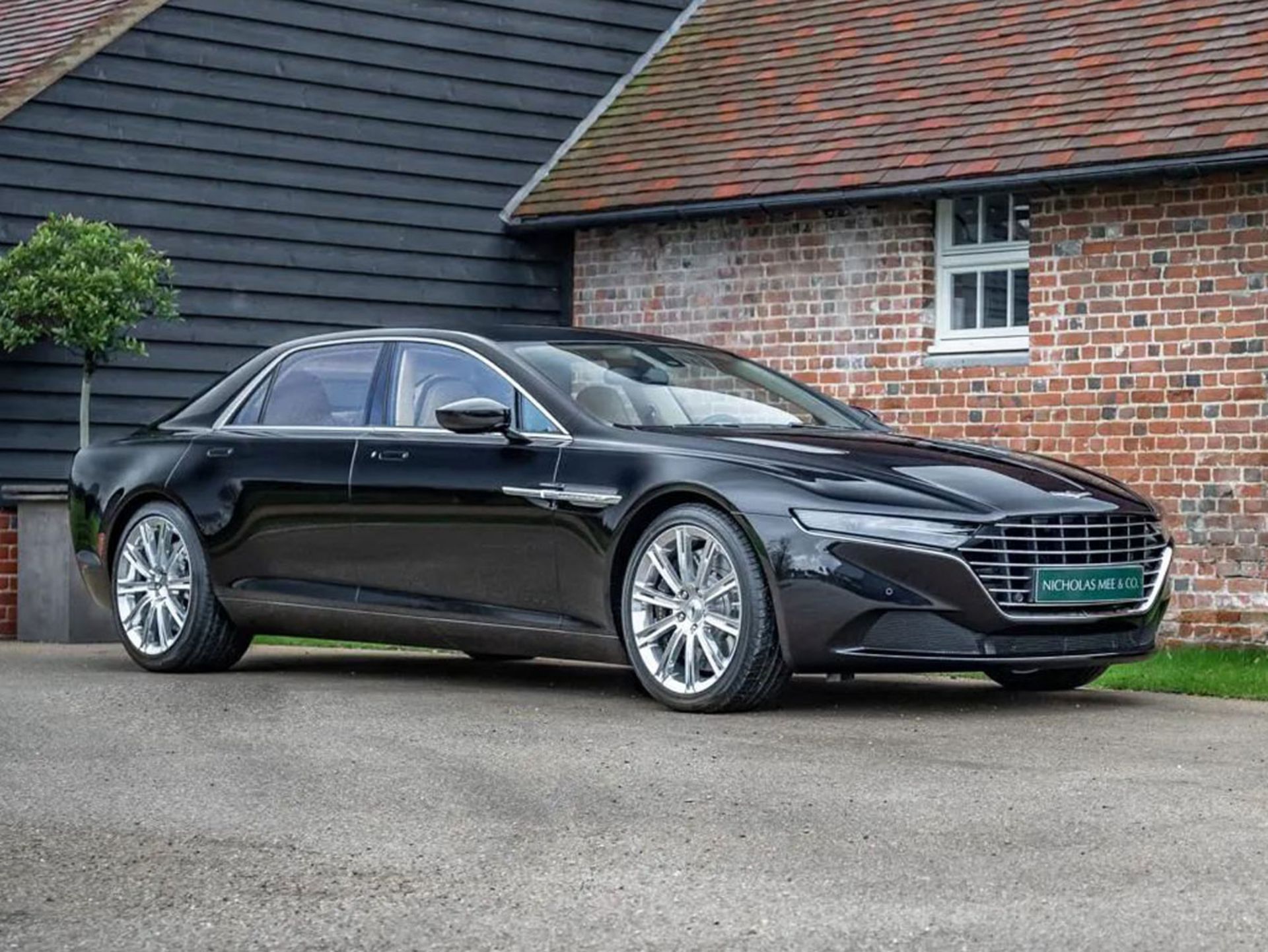 Aston-Martin-Lagonda-Taraf-