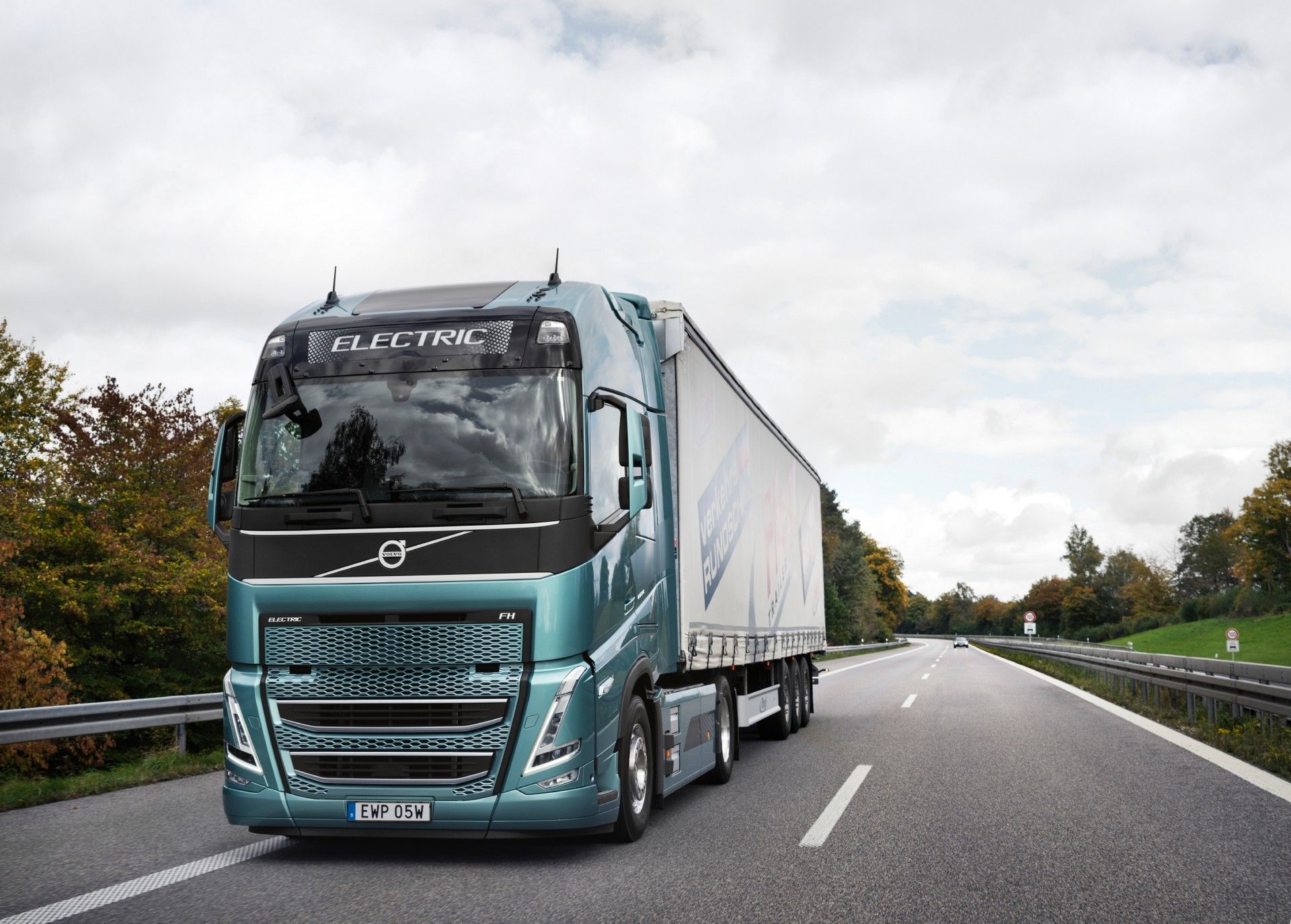 Volvo-Trucks-2