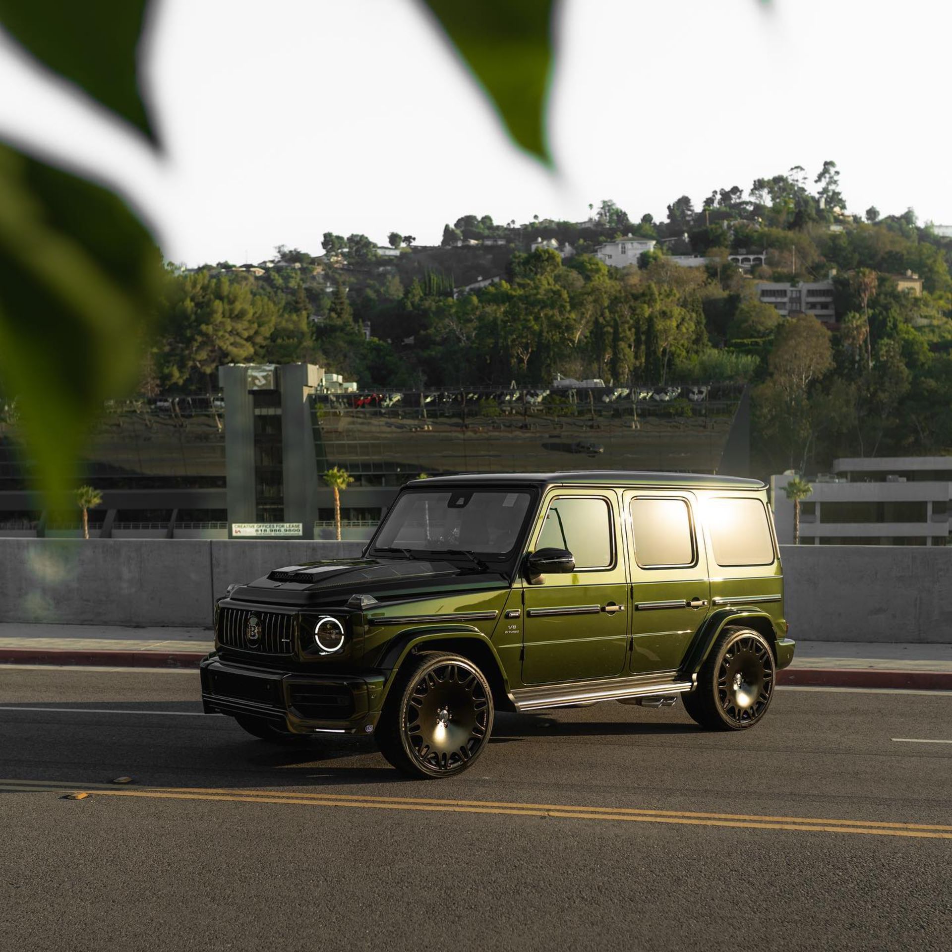 custom-g-63-acts-like-the-hulk-with-furious-brabus-lowered-on-24s-transformation_4