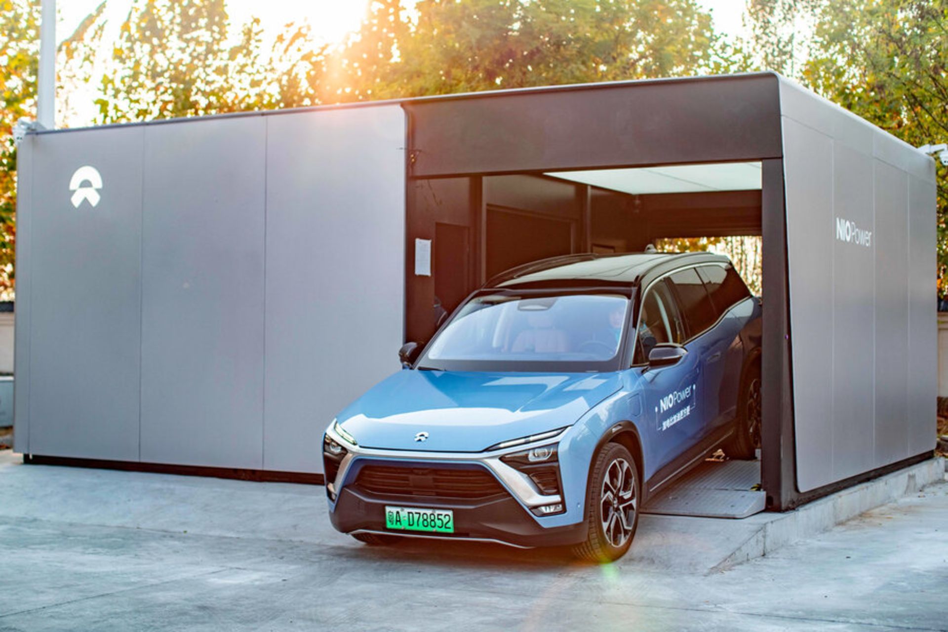 rsz_nios-norway-ev-battery-swap-station-replaces-batteries-in-just-6-minutes-01