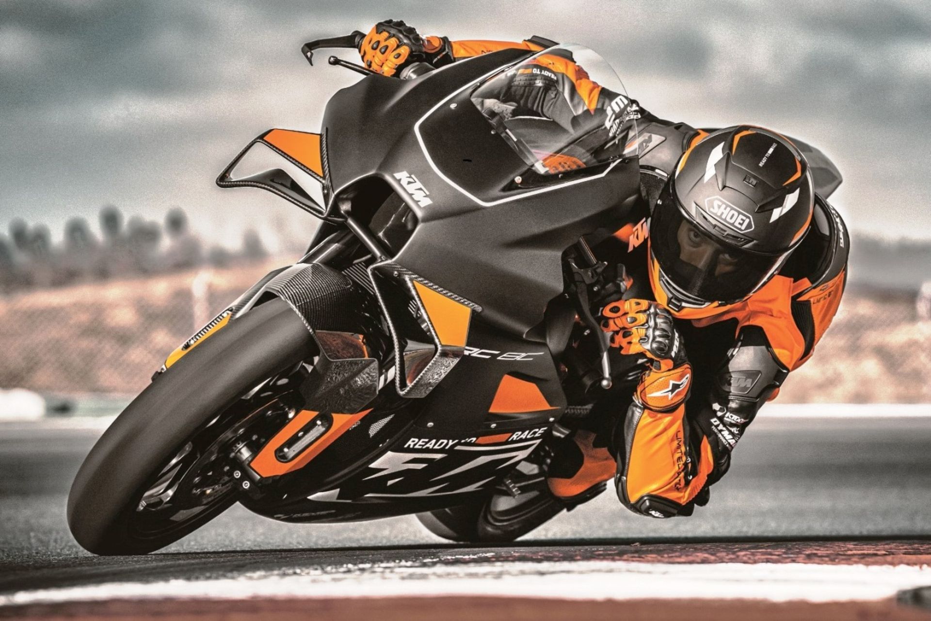 102522-2023-KTM-RC-8C-473550-RSC6251-A-F39-GCR-Action
