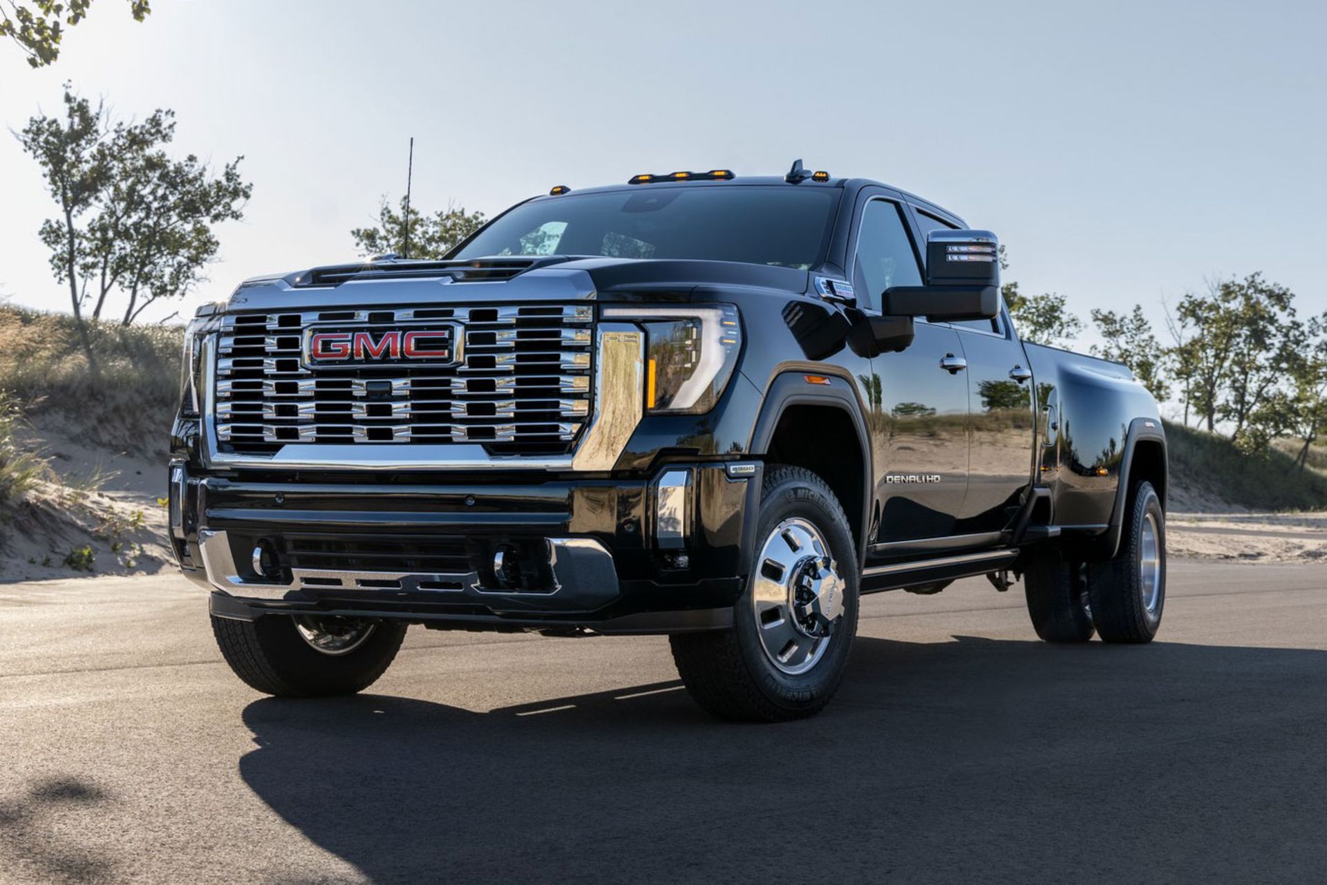 2024-GMC-Sierra-HD-1
