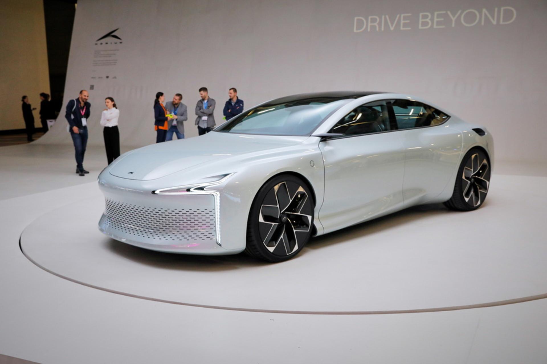 2025-Hopium-Machina-Paris-Motor-Show-28