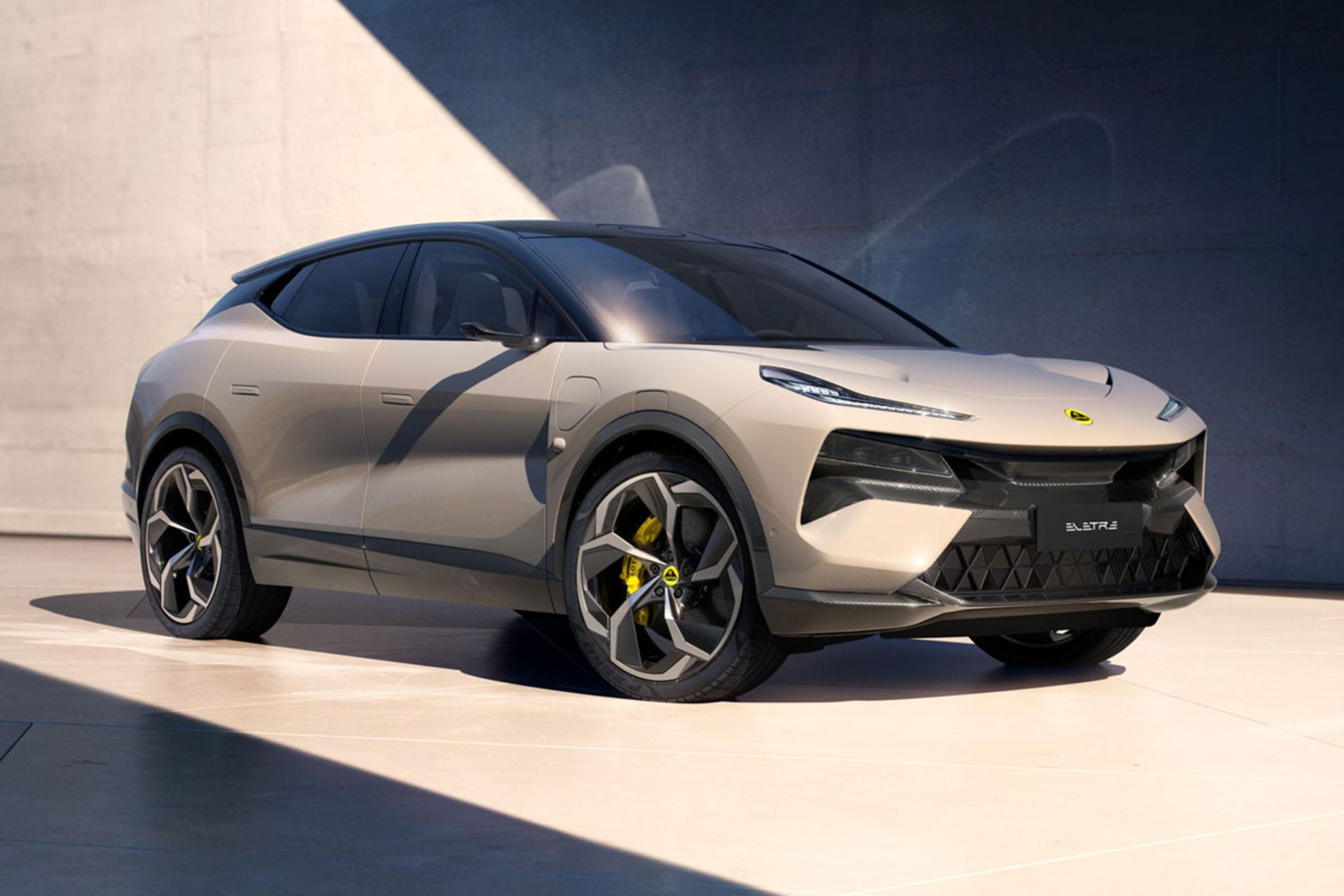 Lotus-Eletre-1