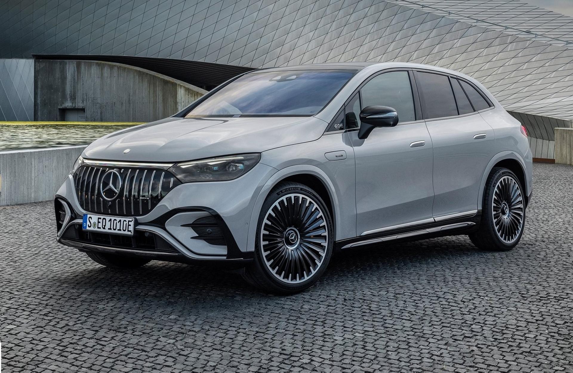 Mercedes-Benz-EQE53_AMG_SUV-2024-1600-02