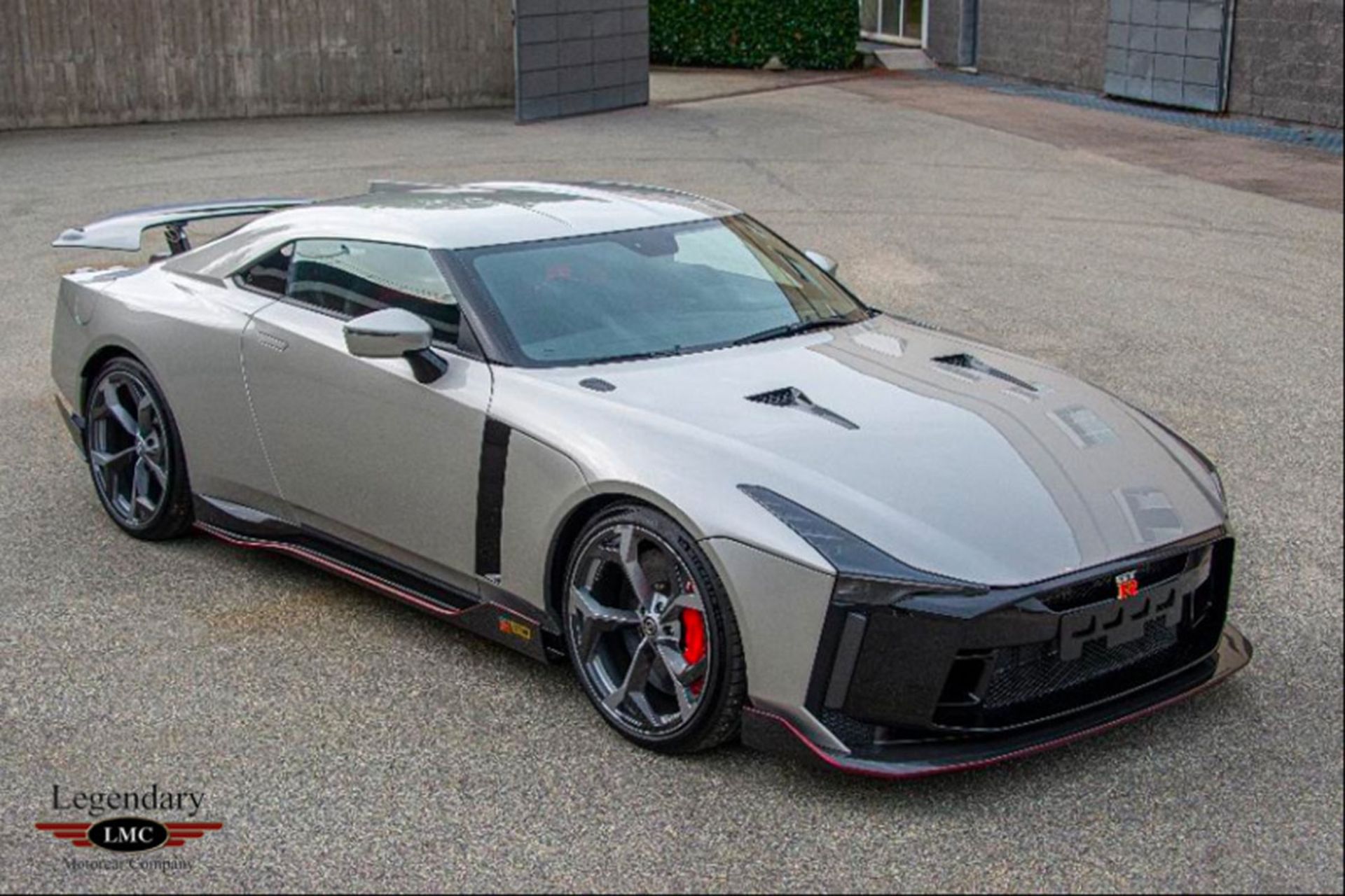 Nissan-GT-R50-1