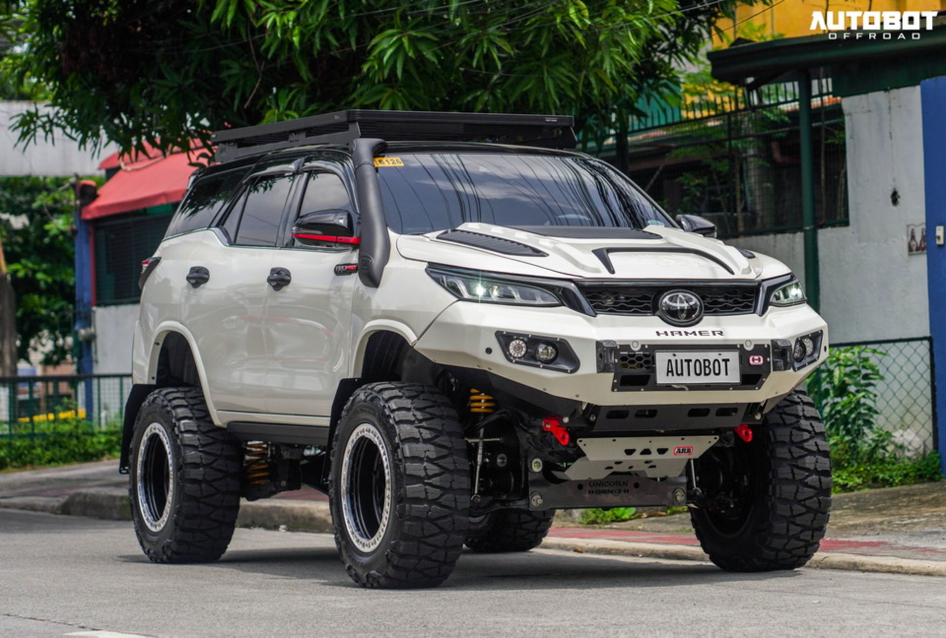 Toyota-Fortuner-Modified-By-Autobot-14