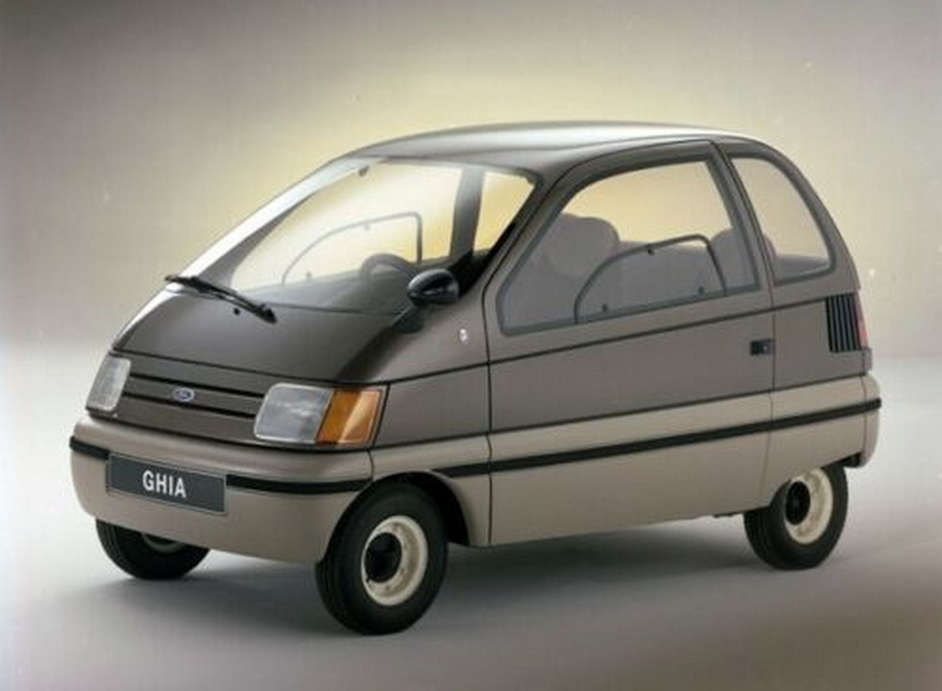1983-Ford-Ghia-Trio-5
