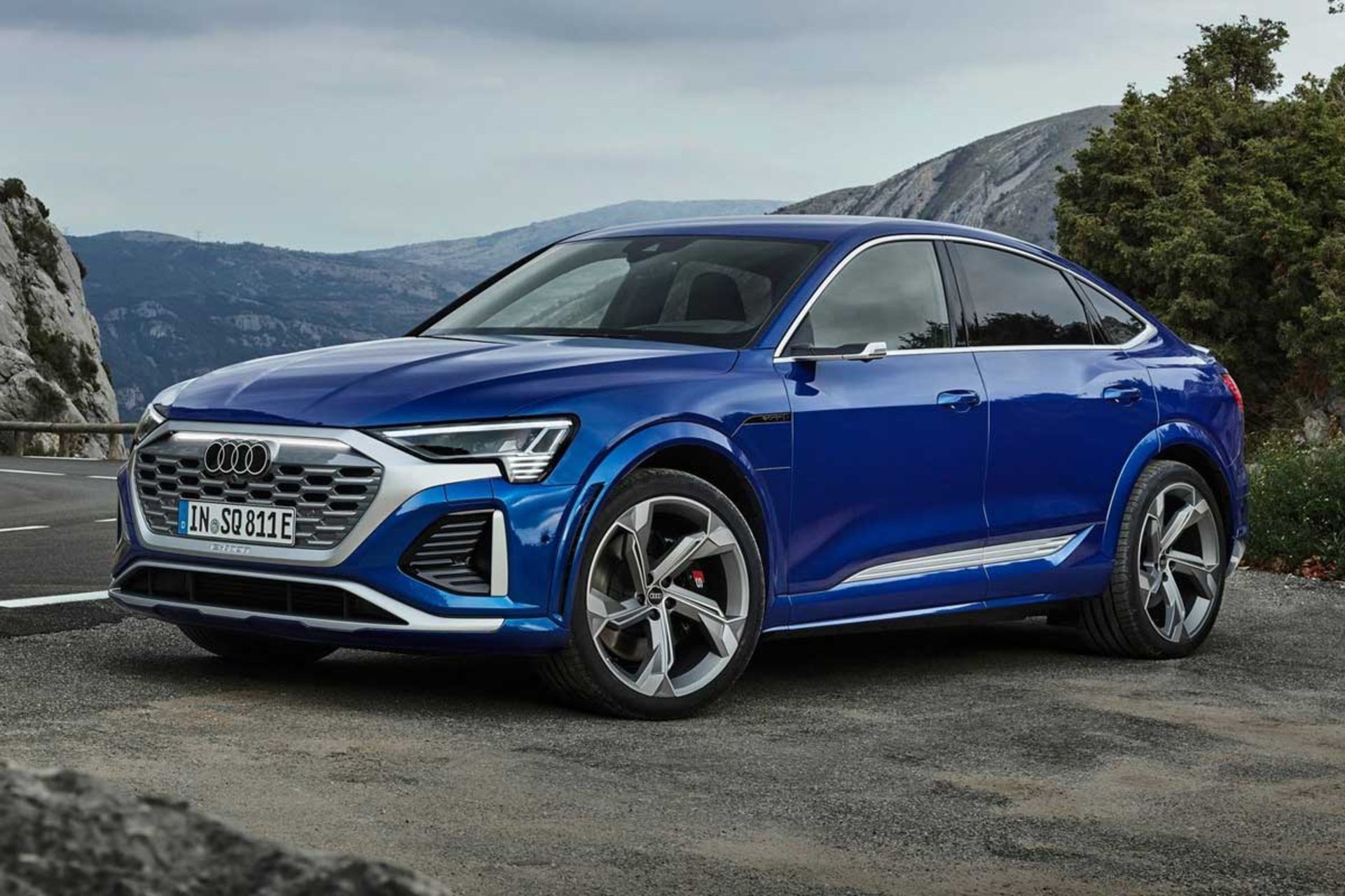 Audi-Q8-E-Tron-24