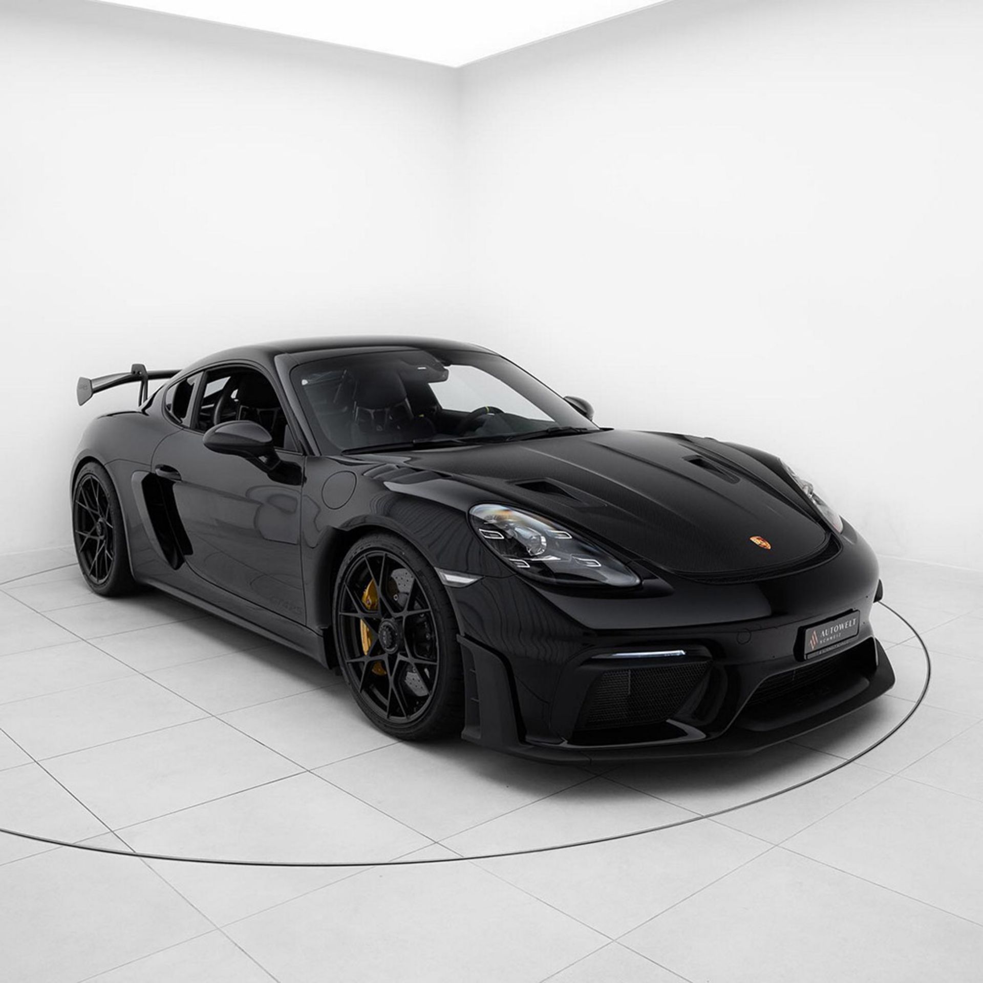 Black-Porsche-Cayman-GT4-RS-Weissach-1-1024