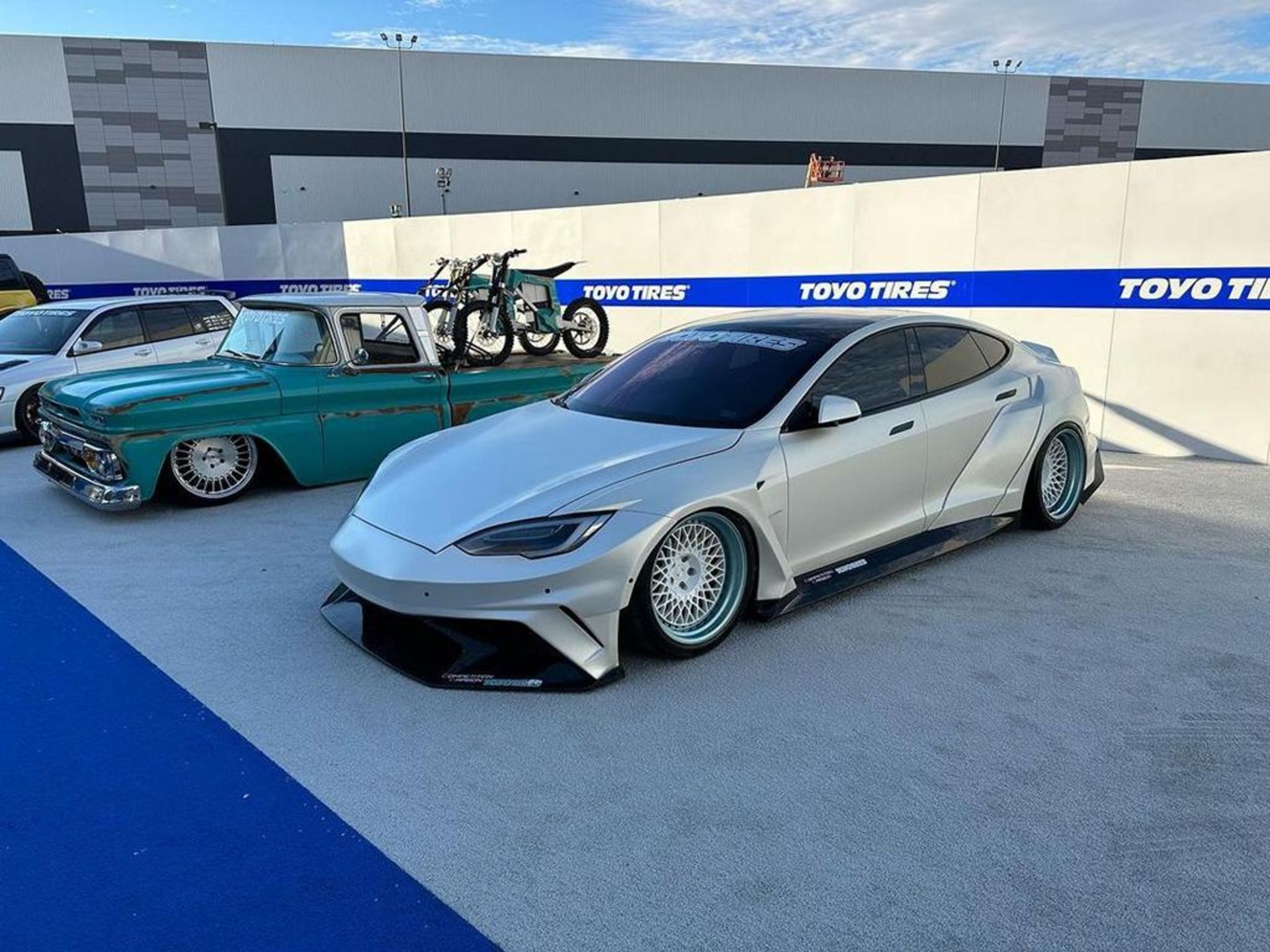 Tesla-Model-S-Plaid-Widebody-Kit-Competition-Carbon-Tuning-SEMA-2022-1