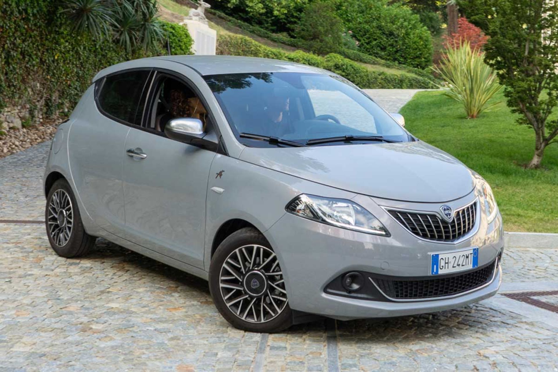 Lancia-Ypsilon-1