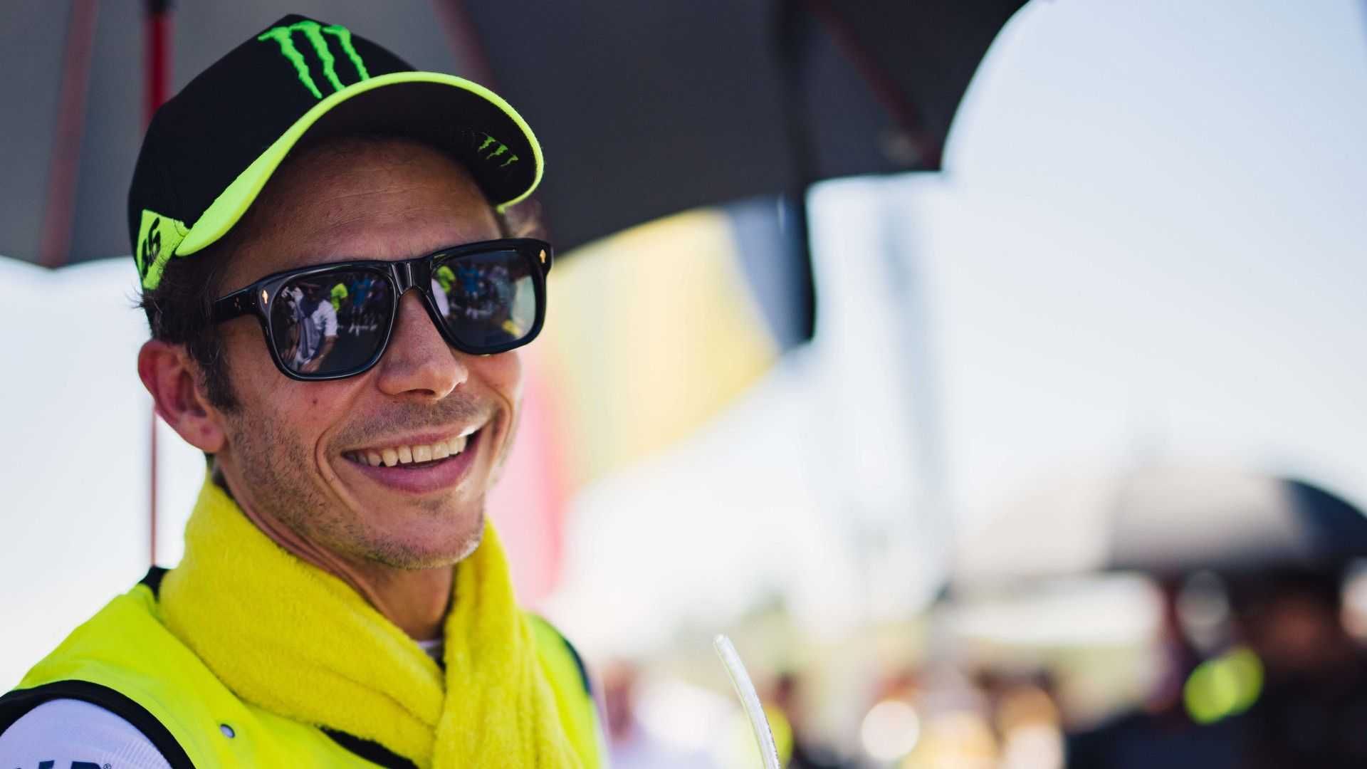 valentino-rossi-joins-bmw-m-motorsport-driver-roster-in-2023