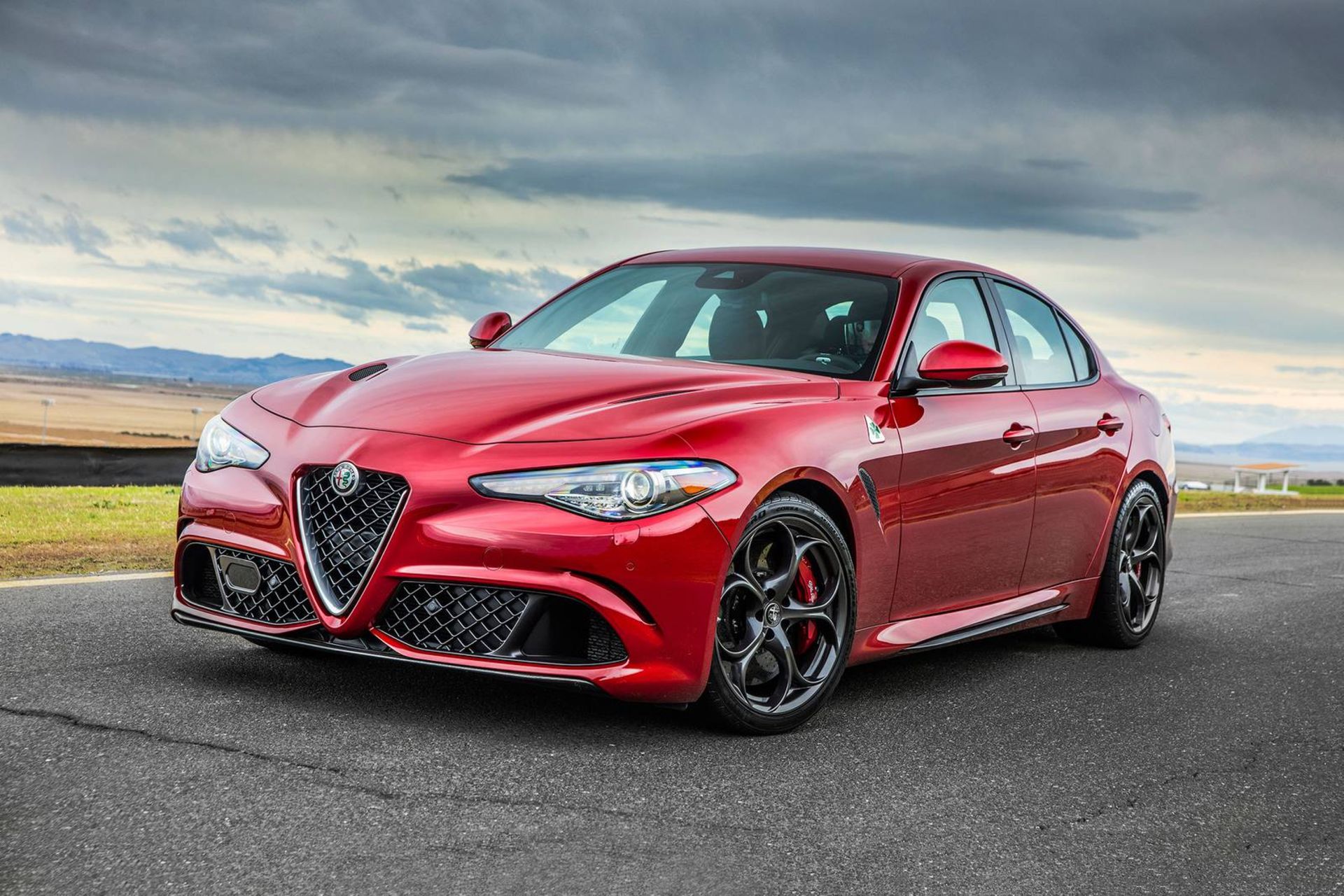 2022_alfa-romeo_giulia_sedan_quadrifoglio_fq_oem_1_1600