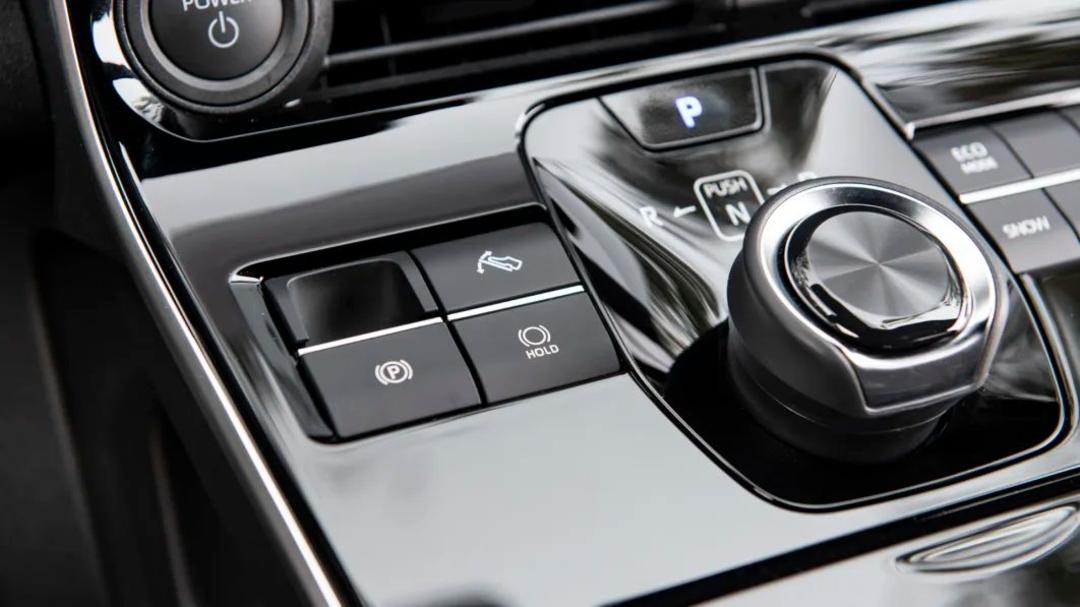2023-Toyota-bZ4X-XLE-shifter-and-one-pedal-button
