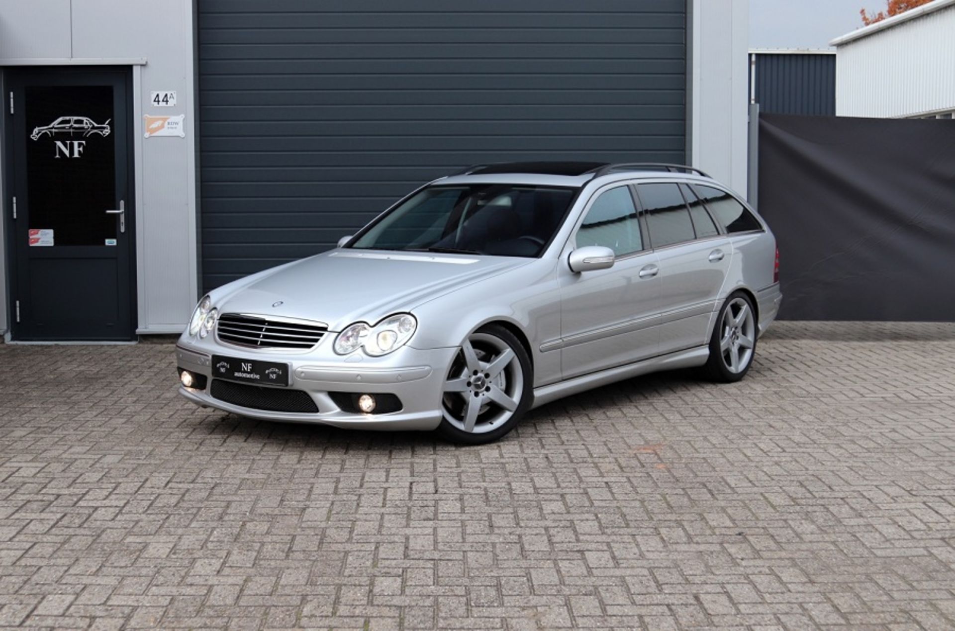 Mercedes-Benz-C55-AMG-Estate-2004-007