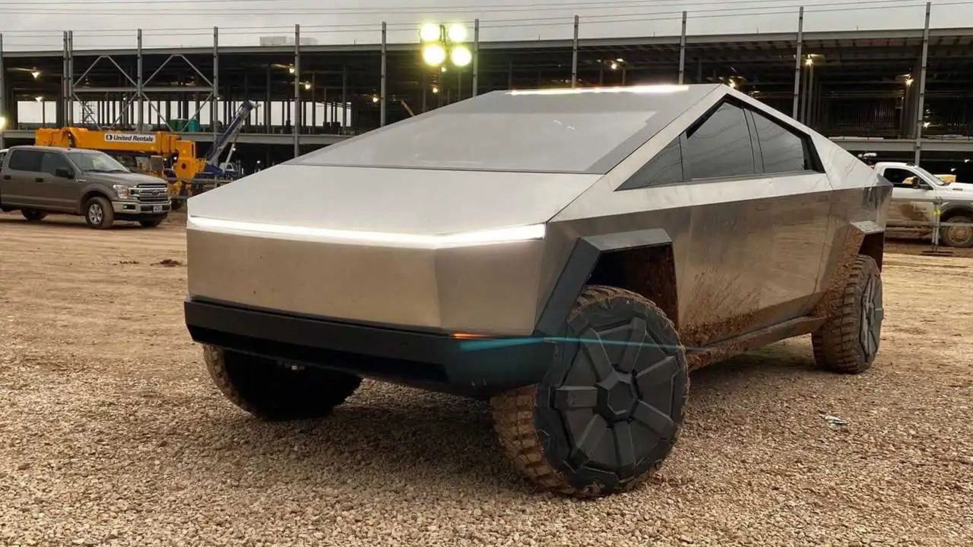 tesla-cybertruck-at-giga-texas