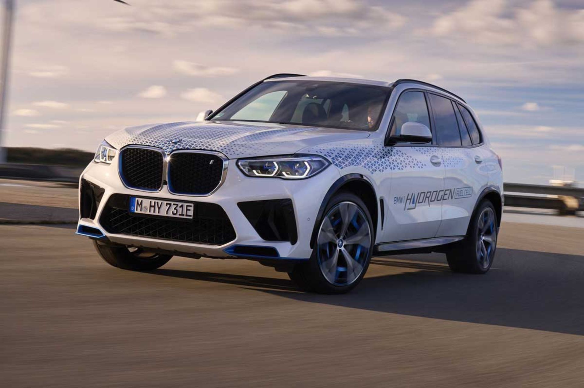 BMW-iX5-2