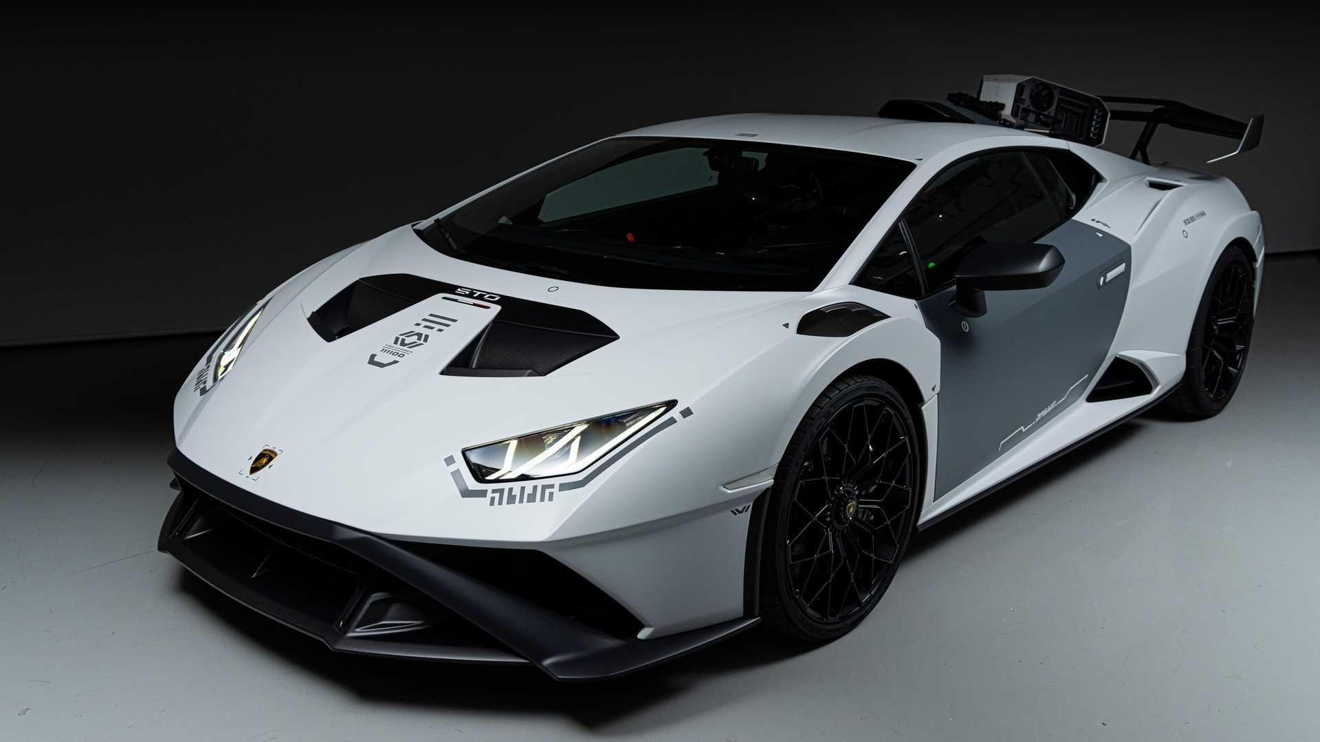 lamborghini-huracan-sto-time-chaser_111100-art-car