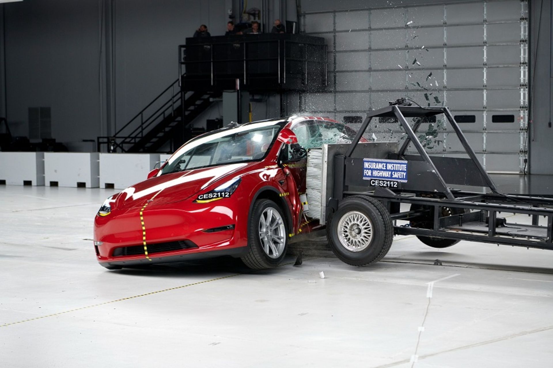 tesla-model-y-iihs-top-safety-pick-plus-side