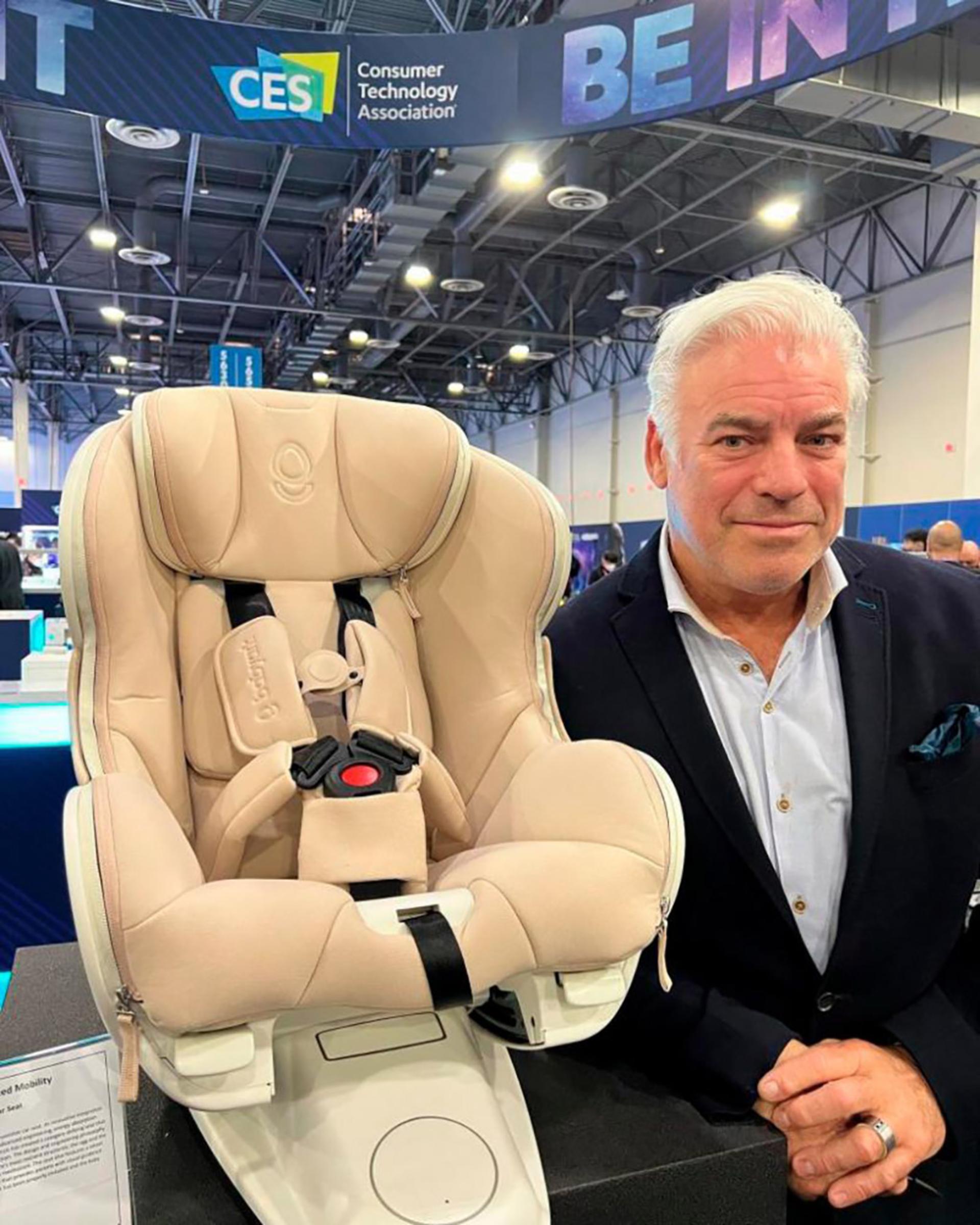 babyark-child-seat-designed-by-frank-stephenson-45-1024