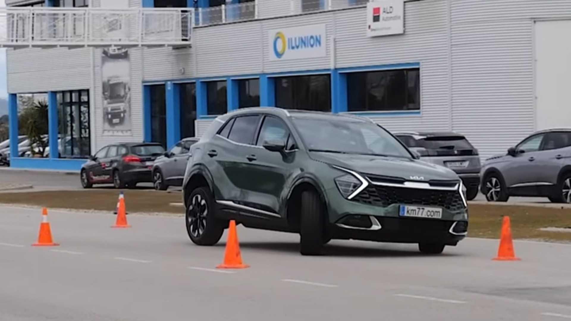 kia-sportage-phev-moose-test