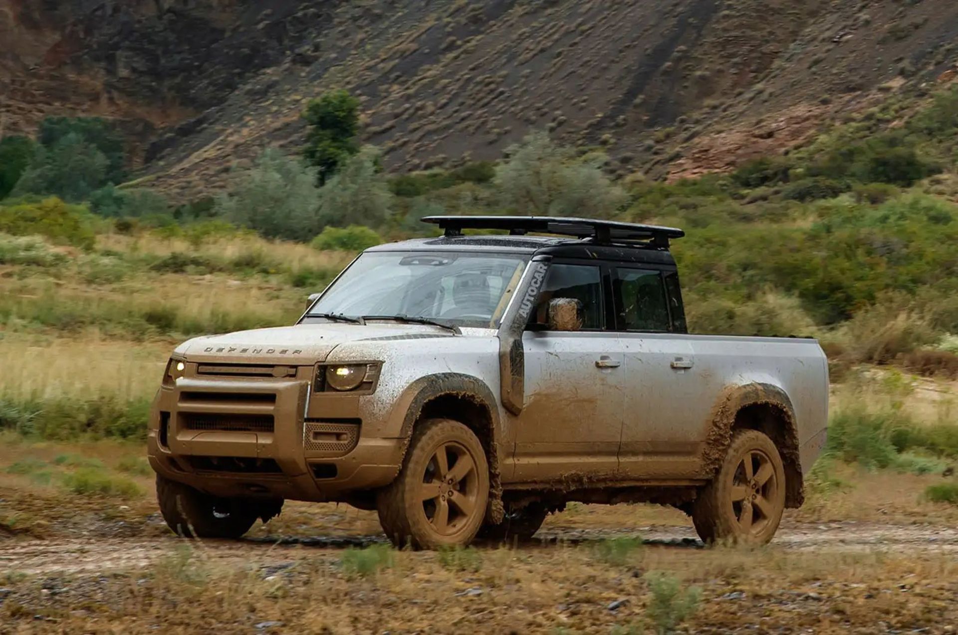 land_rover_defender_crew_1