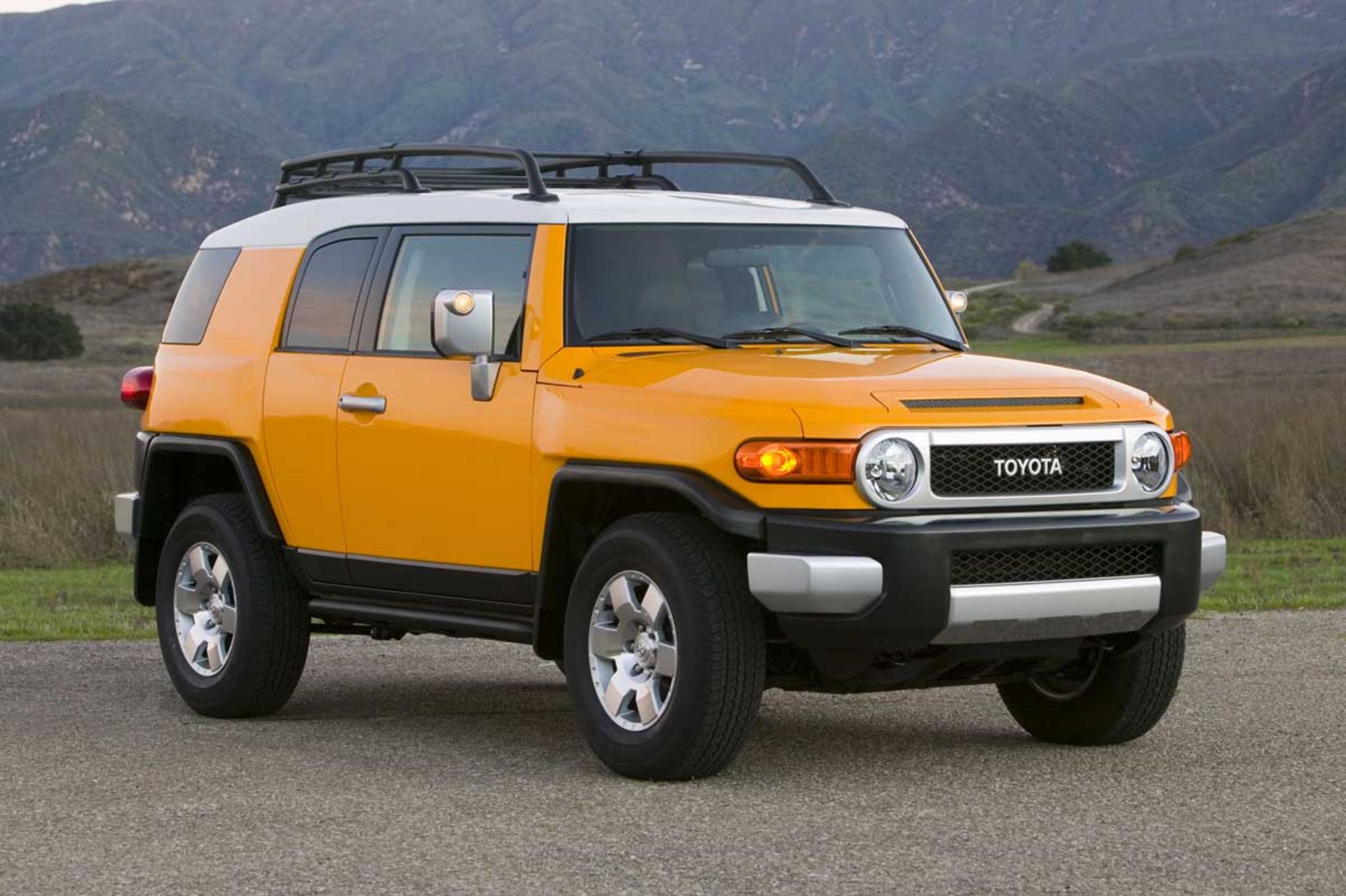 Toyota-FJ-Cruiser-1