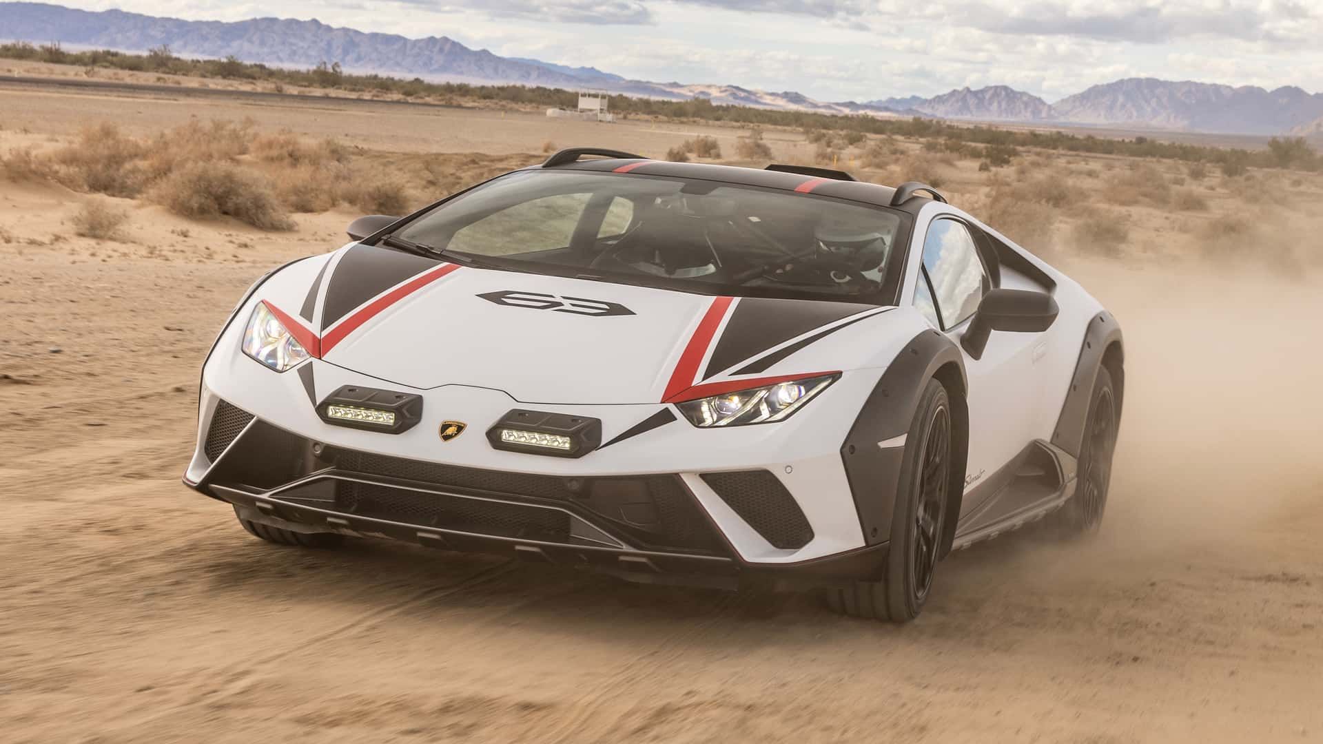 2024-lamborghini-huracan-sterrato-exterior-front-quarter-on-dirt (2)