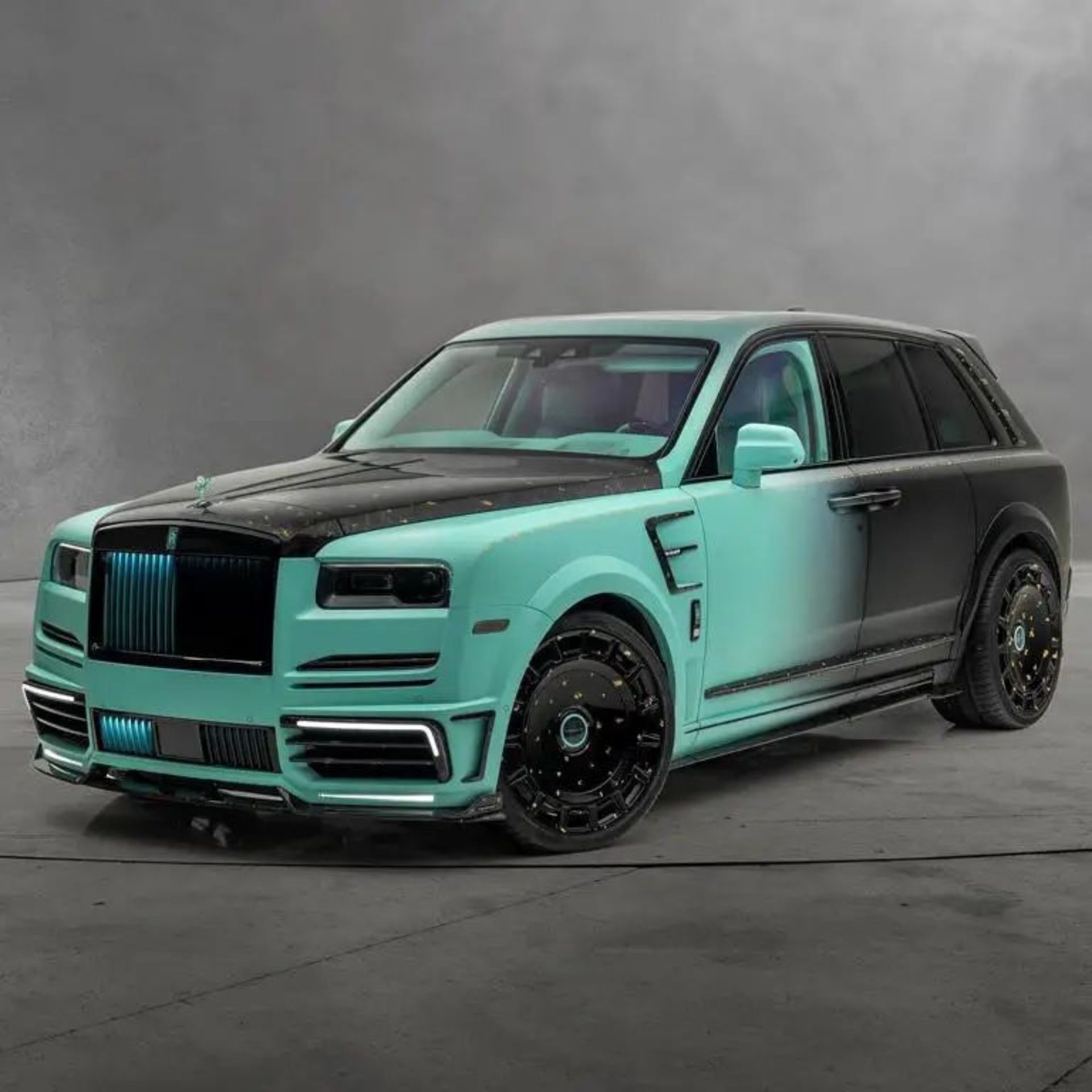 MANSORY-LINEA-DORO-One-of-One-Rolls-Royce-Cullinan-8