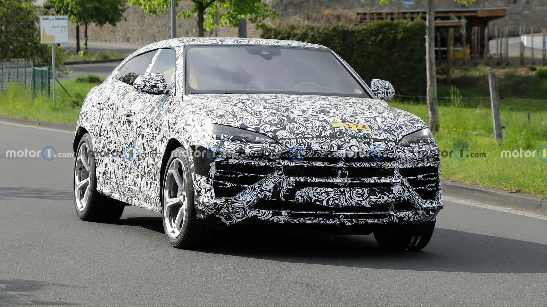 lamborghini-urus-phev-front
