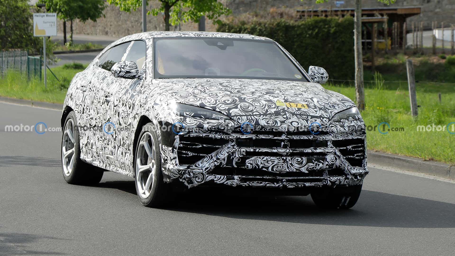 lamborghini-urus-phev-front