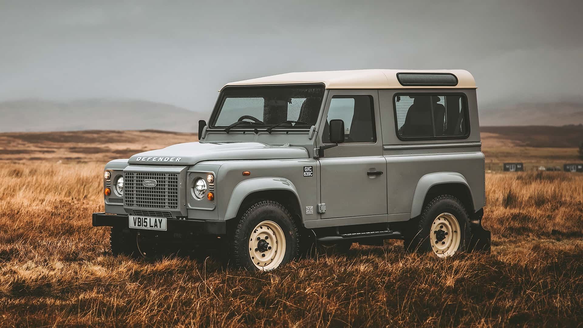 land-rover-classic-defender-works-v8-islay-edition (6)