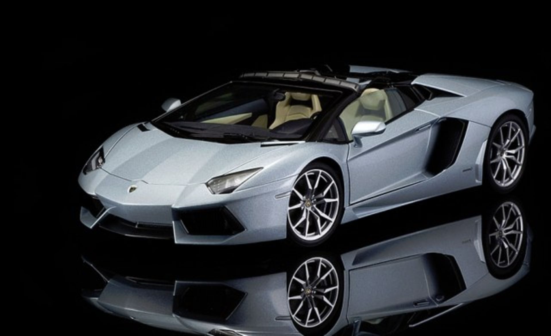 ld_Aventador-LP700-4-Roadster4
