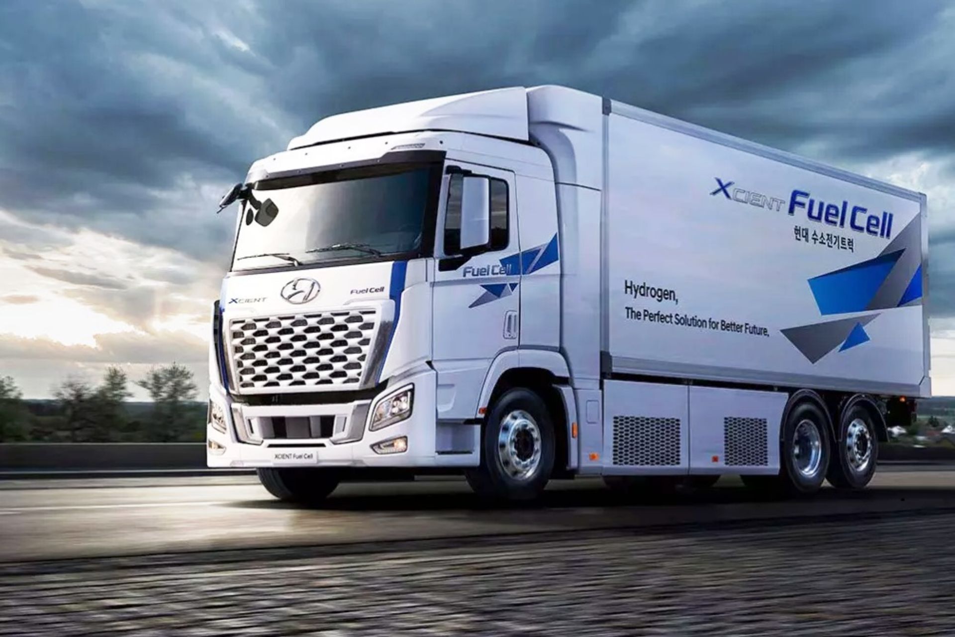 newsroom-210524-2021-xcient-fuel-cell-1120x745
