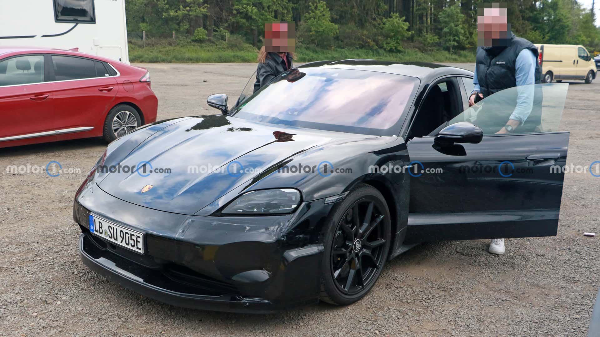 porsche-taycan-facelift-spy-photo