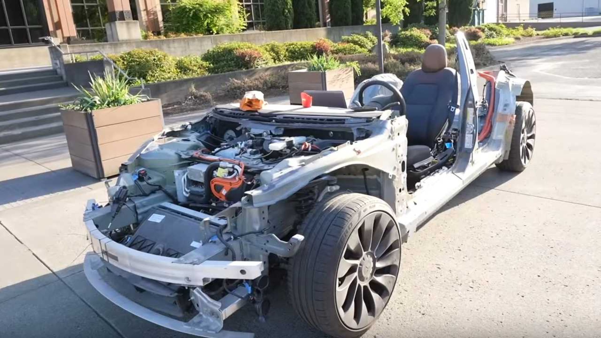 tesla-model-3-performance-without-body-panels