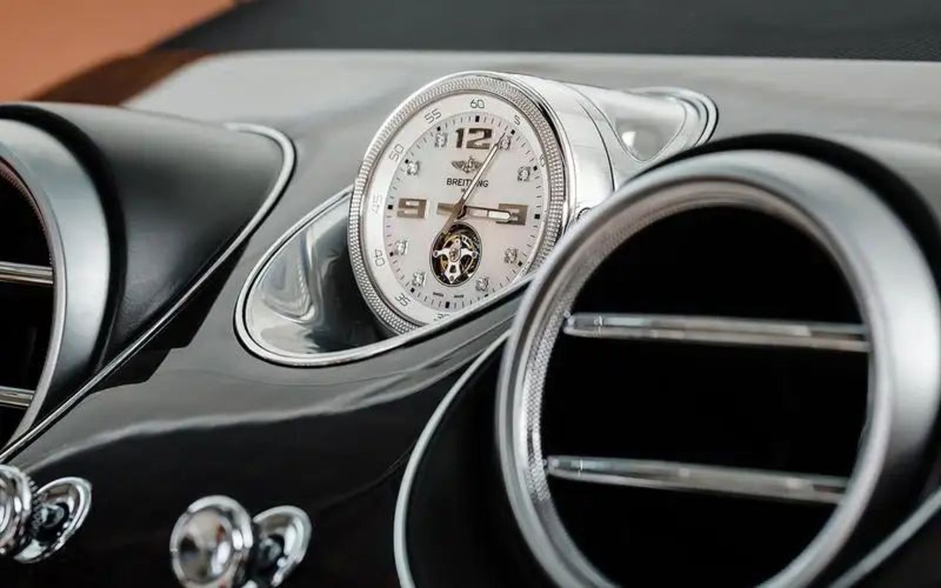4-breitling-clock-use_bentley_0_0_0