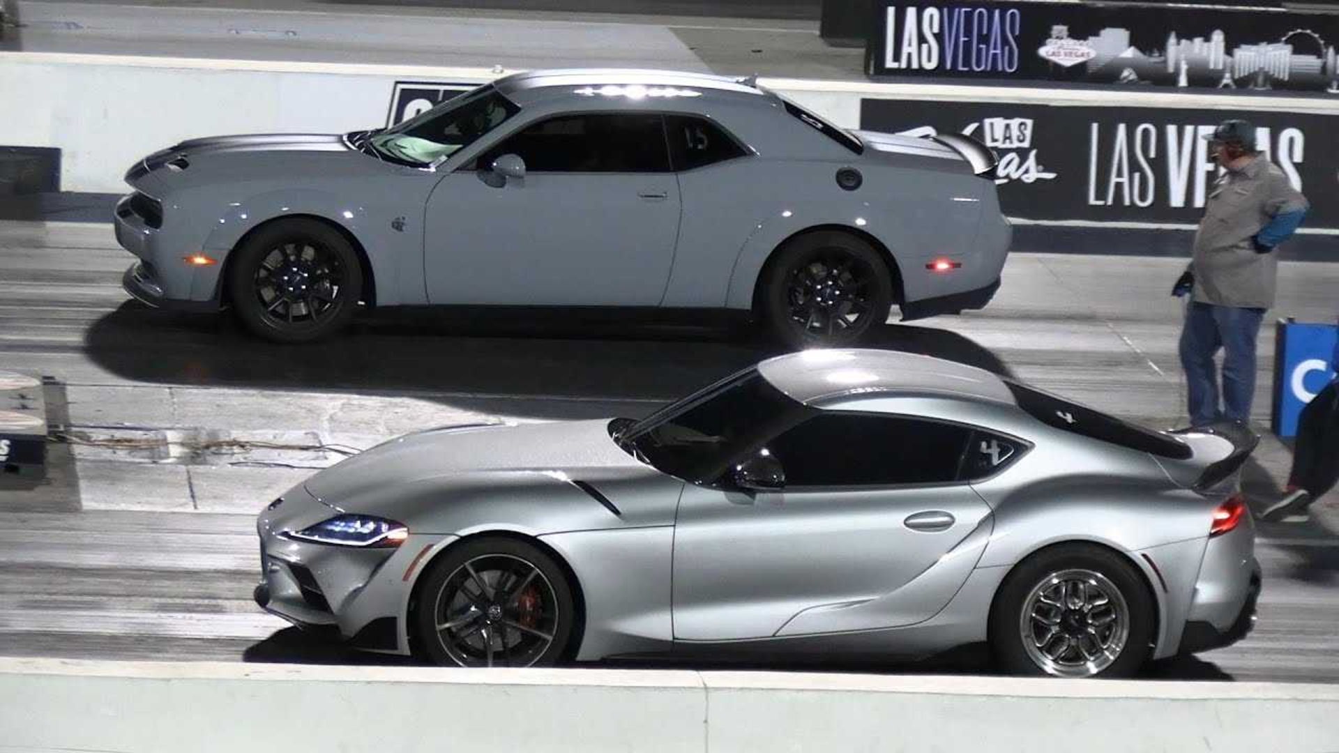 toyota-supra-vs-dodge-challenger-hellcat-drag-race