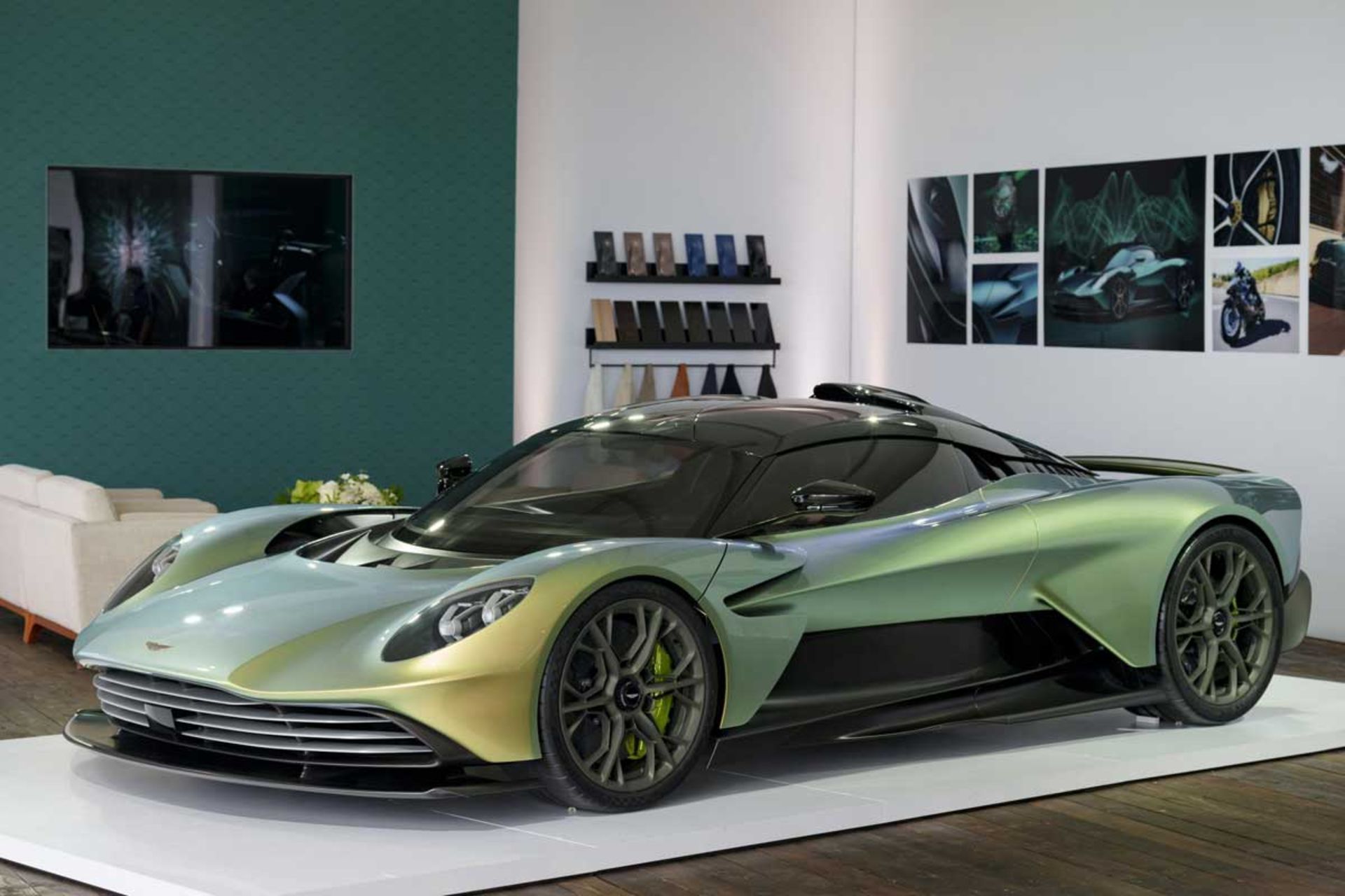 Aston-Martin-Valhalla-3