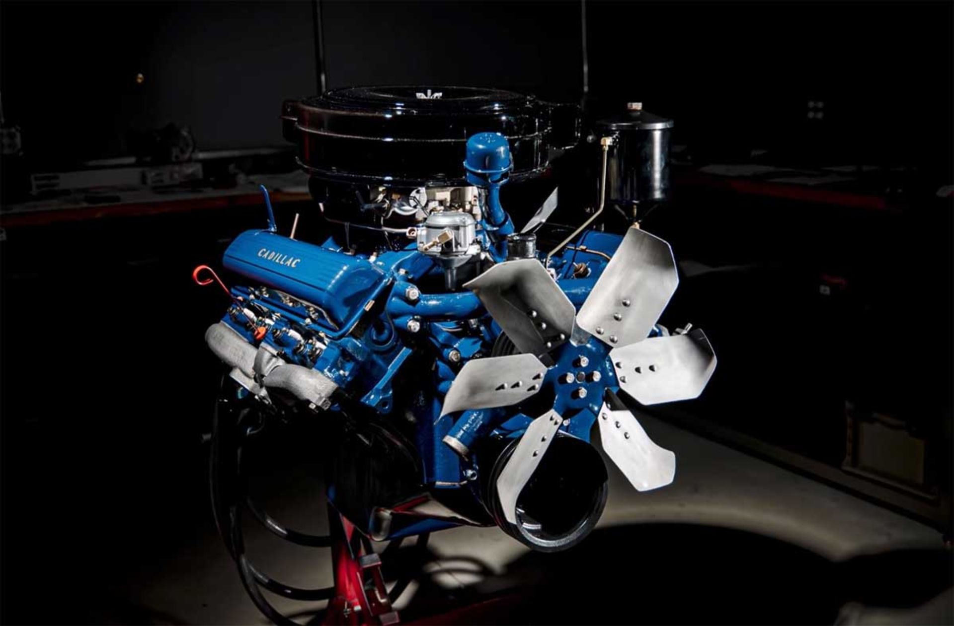 Cadillac-V8-3