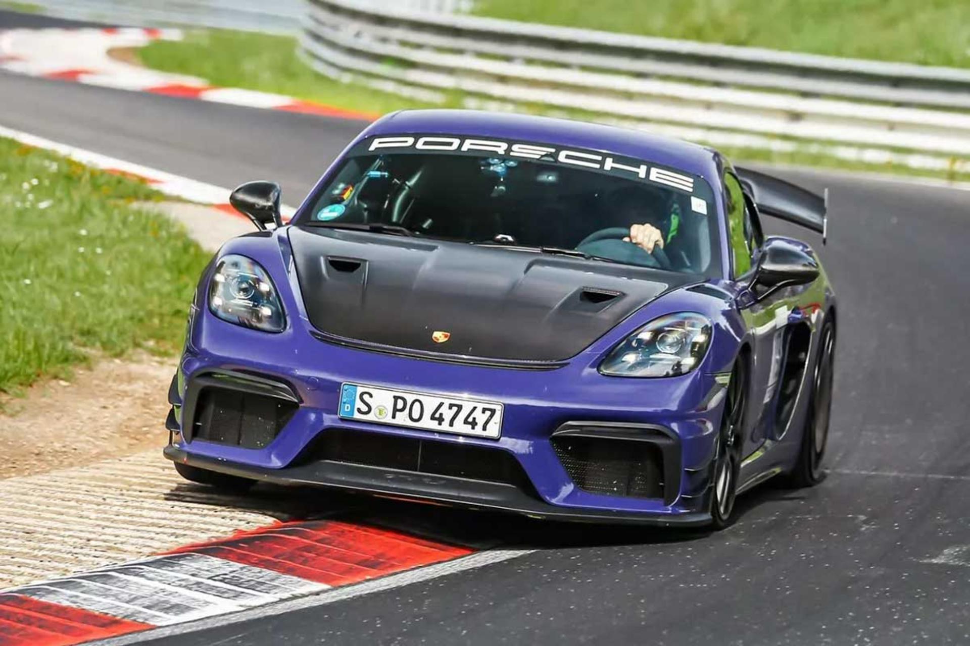 Porsche-Cayman-GT4-RS-5