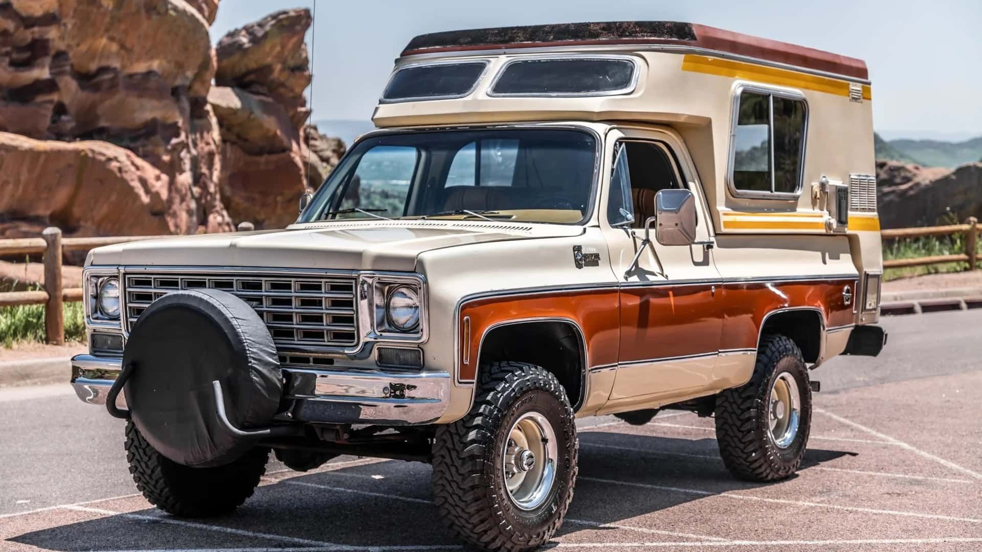 chevrolet-k5-blazer-chalet-camper
