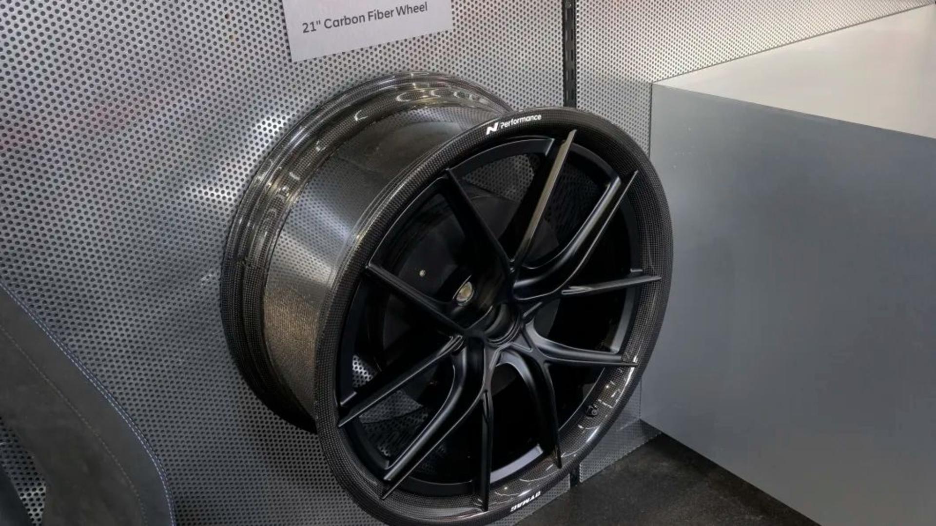 dymag_hyundai_carbon_wheel_001